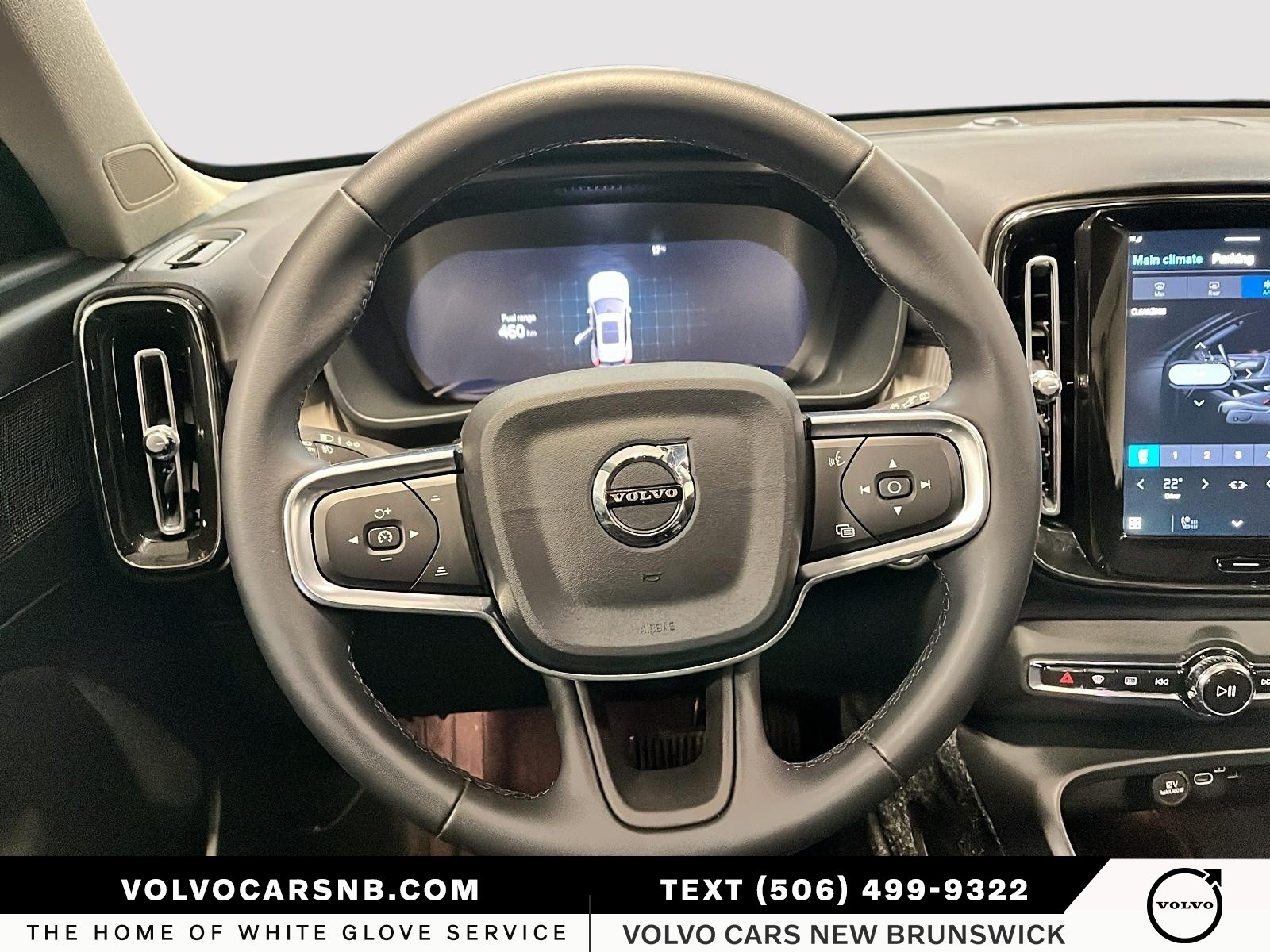 2025 Volvo XC40 B5 Plus Dark Theme