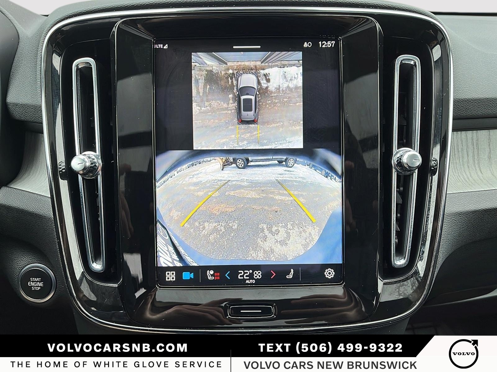 2025 Volvo XC40 B5 Plus Dark Theme