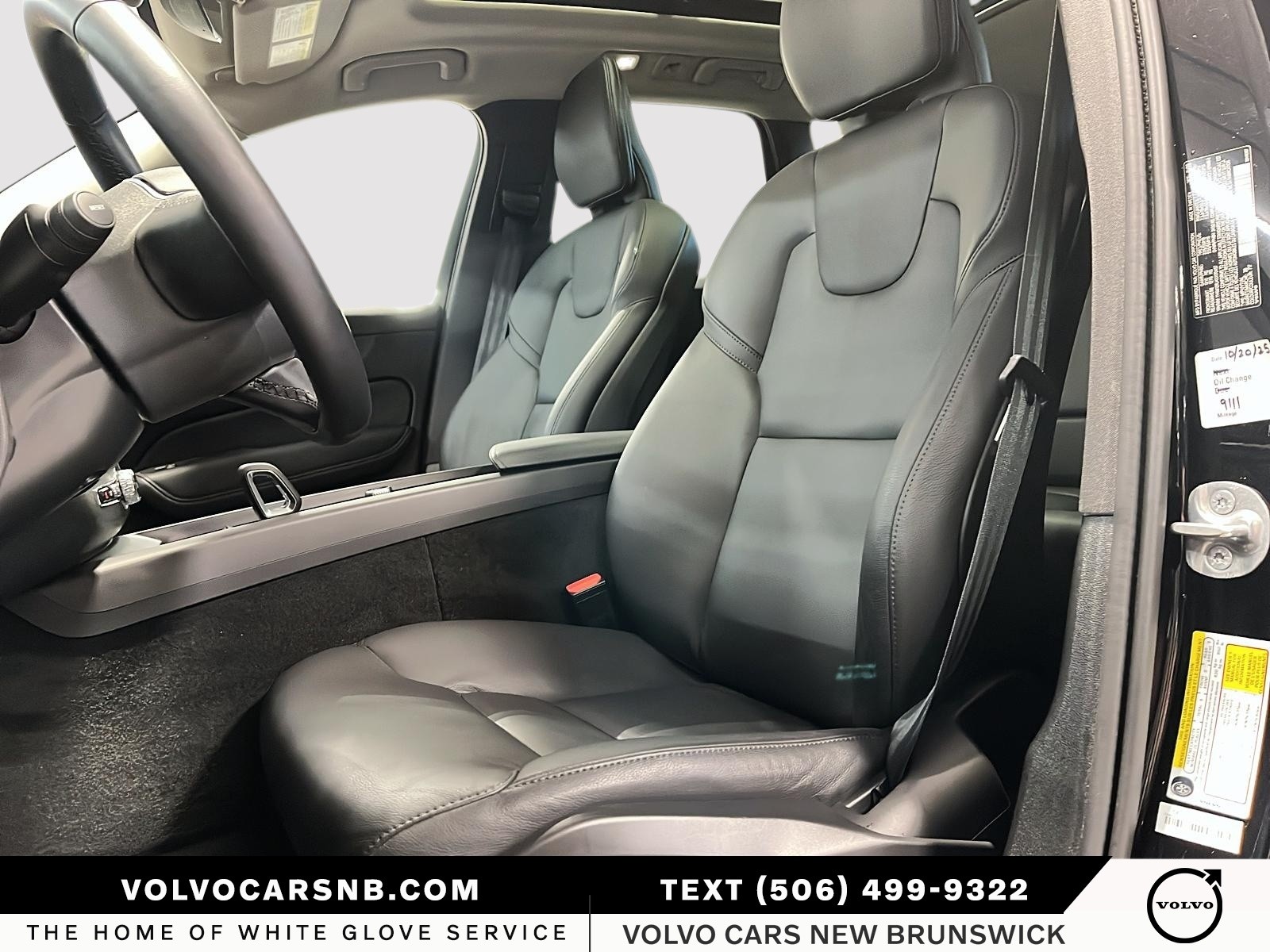 2025 Volvo XC60 B5 Core Dark Theme