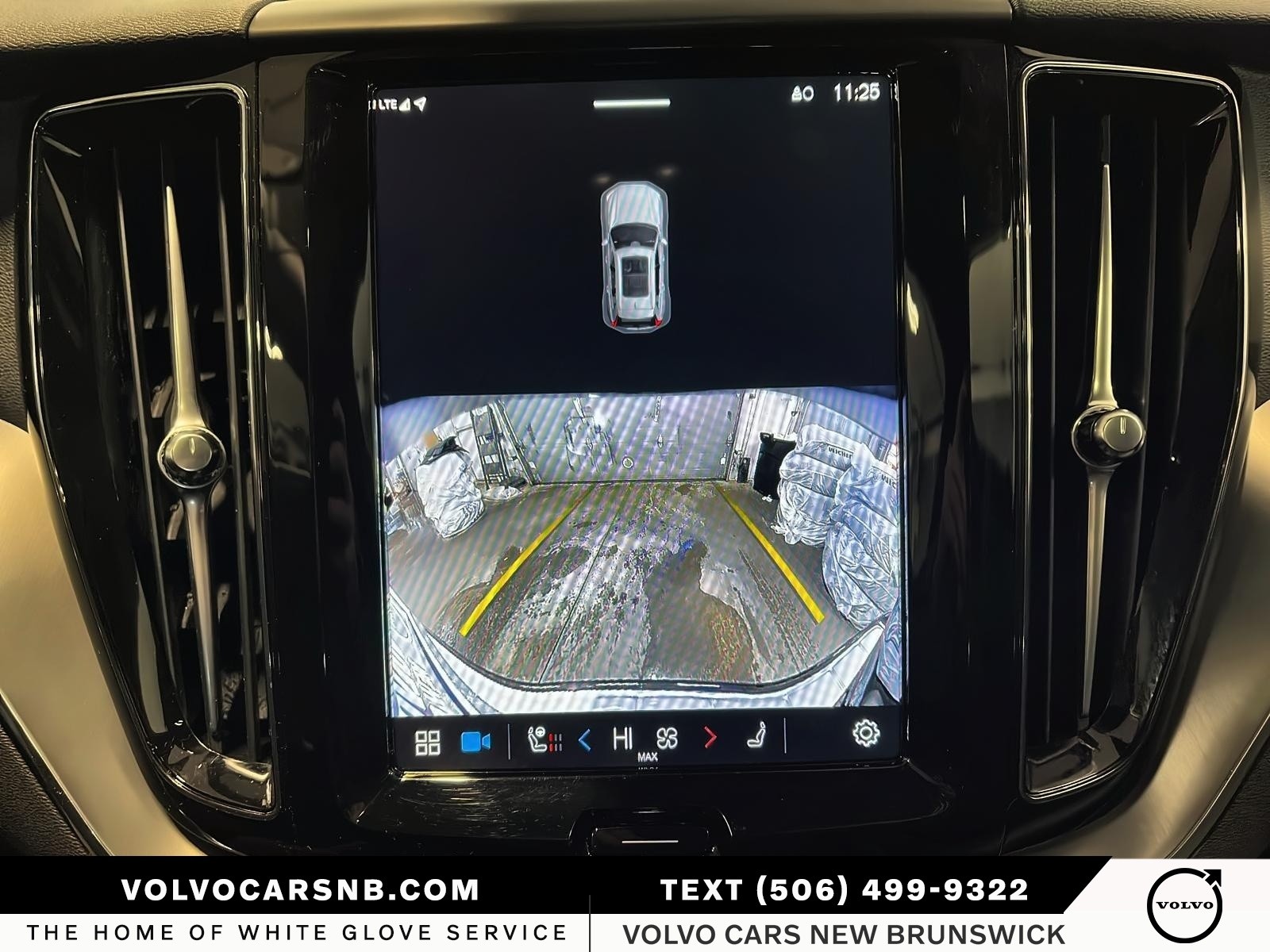 2025 Volvo XC60 B5 Core Dark Theme