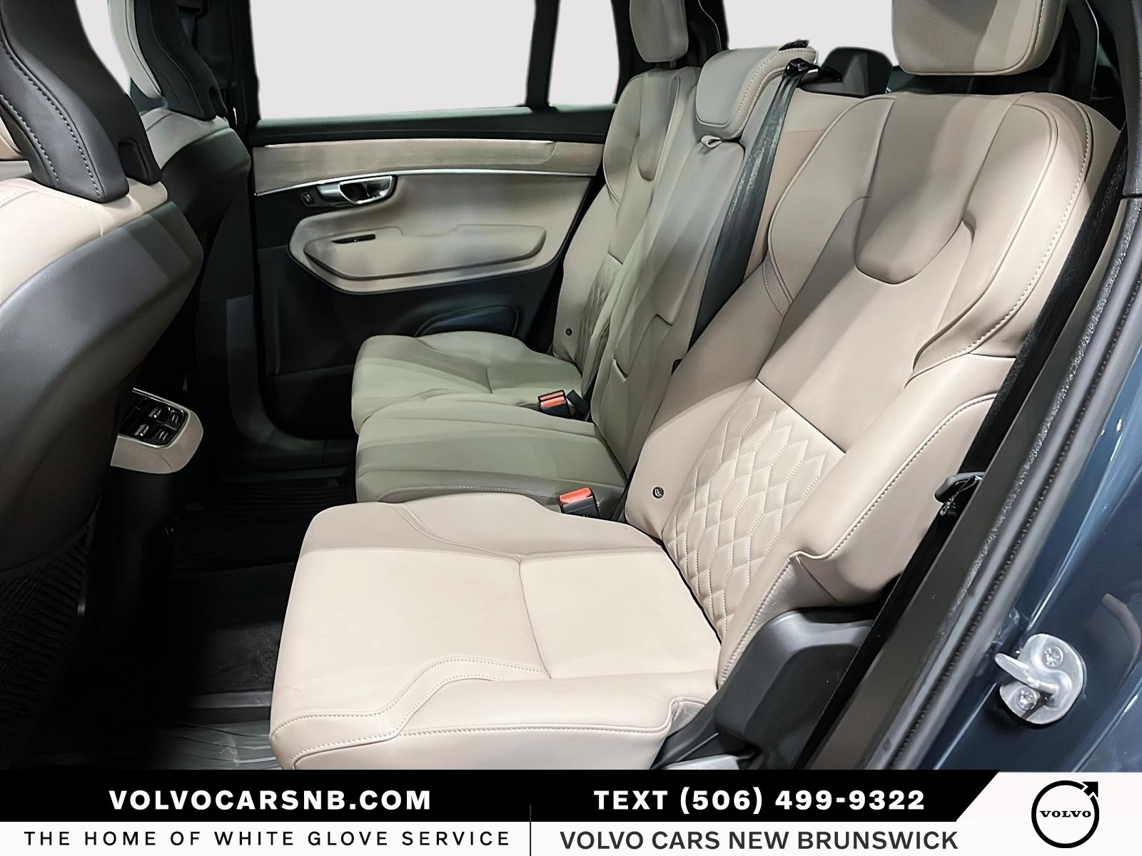 2025 Volvo XC90 B6 Core Bright Theme