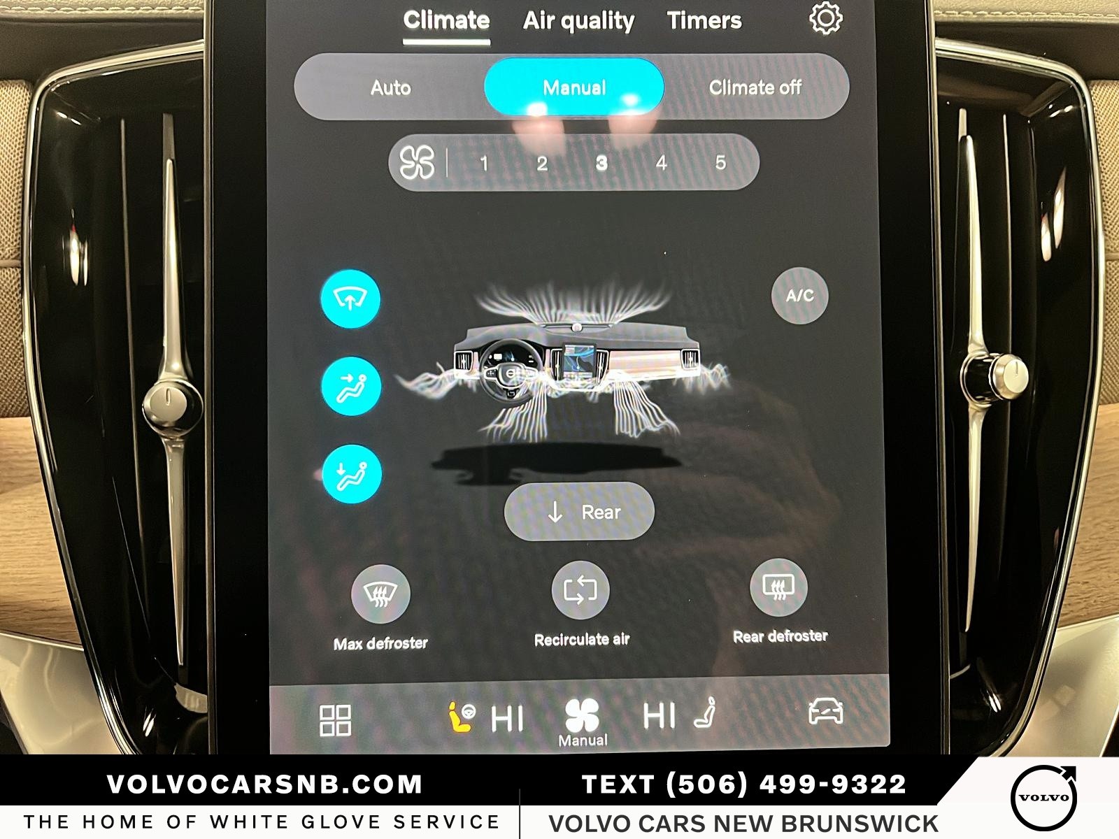 2025 Volvo XC90 B6 Core Bright Theme