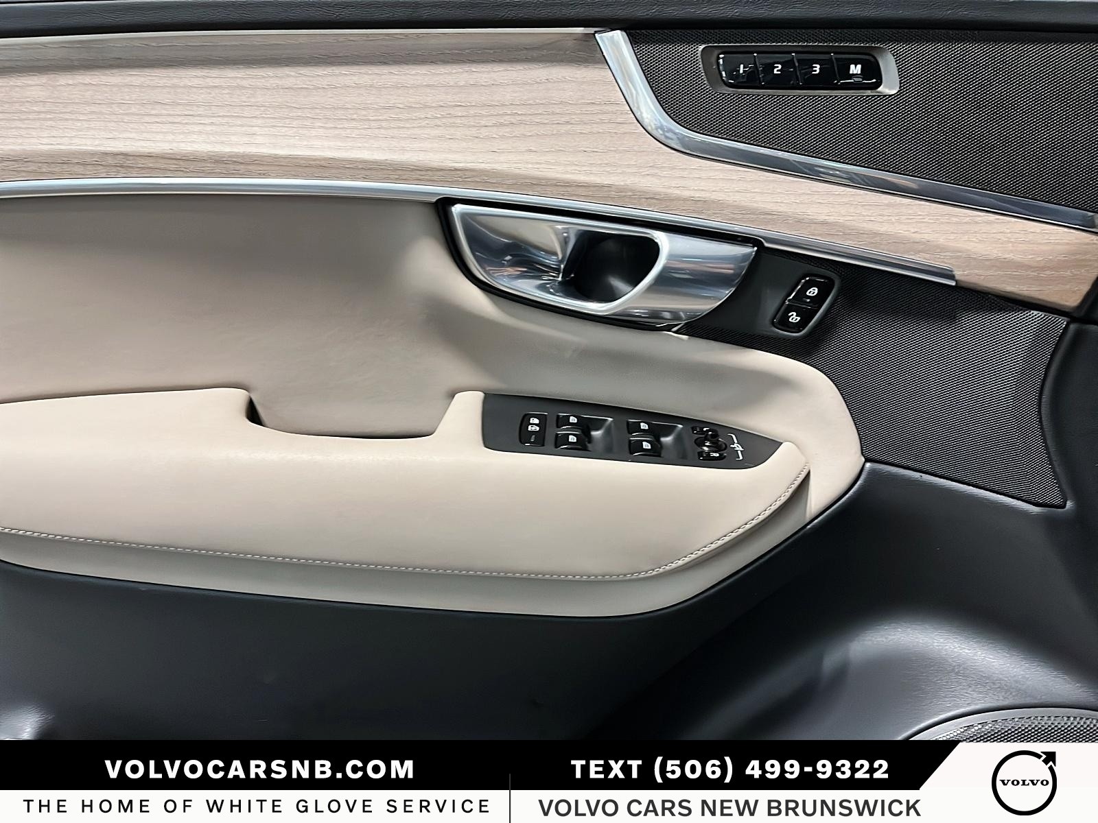 2025 Volvo XC90 B6 Core Bright Theme