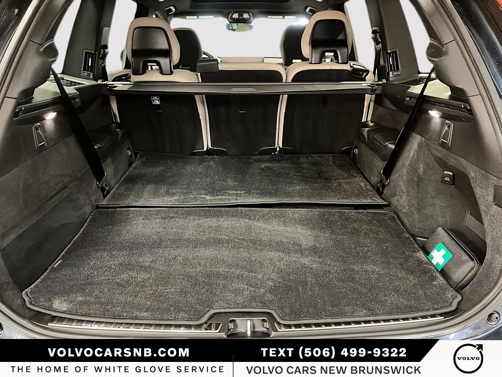 2025 Volvo XC90 B6 Core Bright Theme