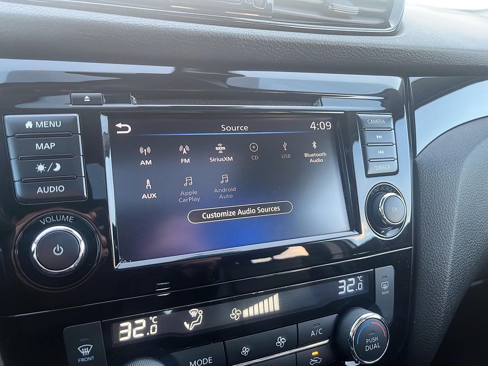 2023 Nissan Qashqai SL