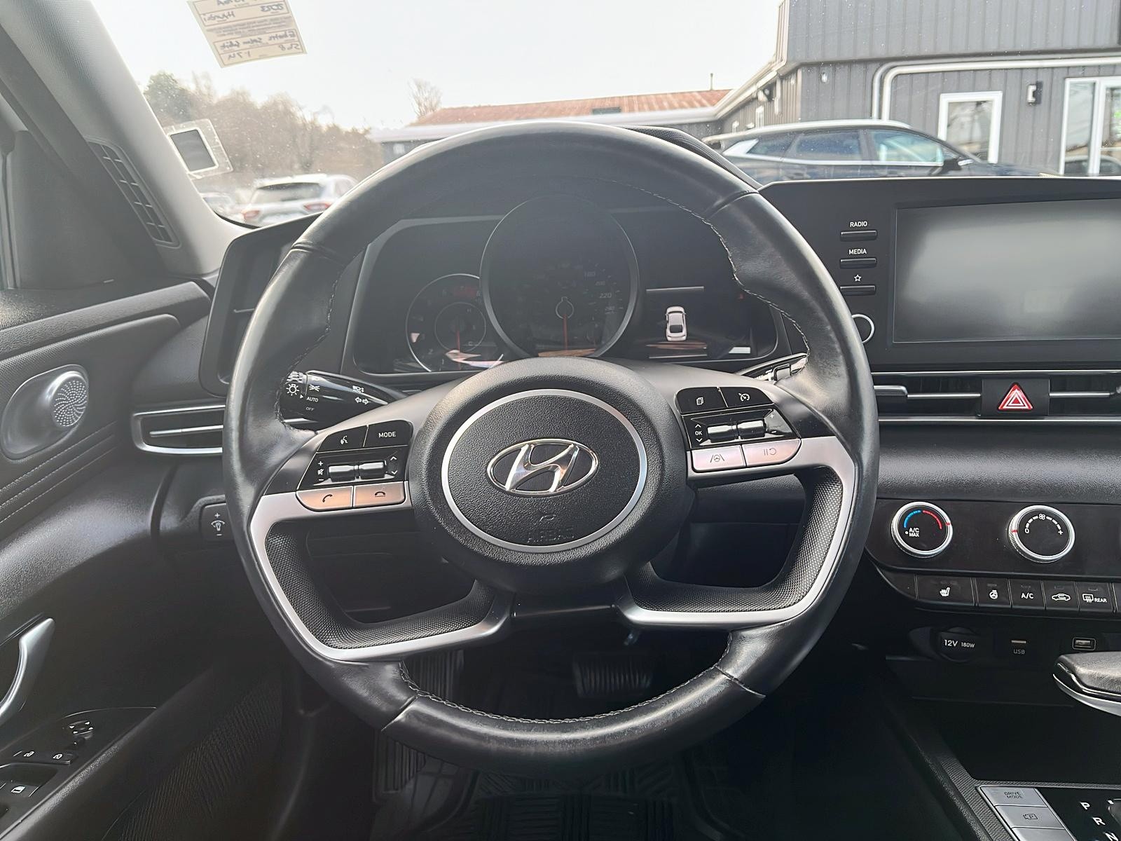 2023 Hyundai Elantra Preferred