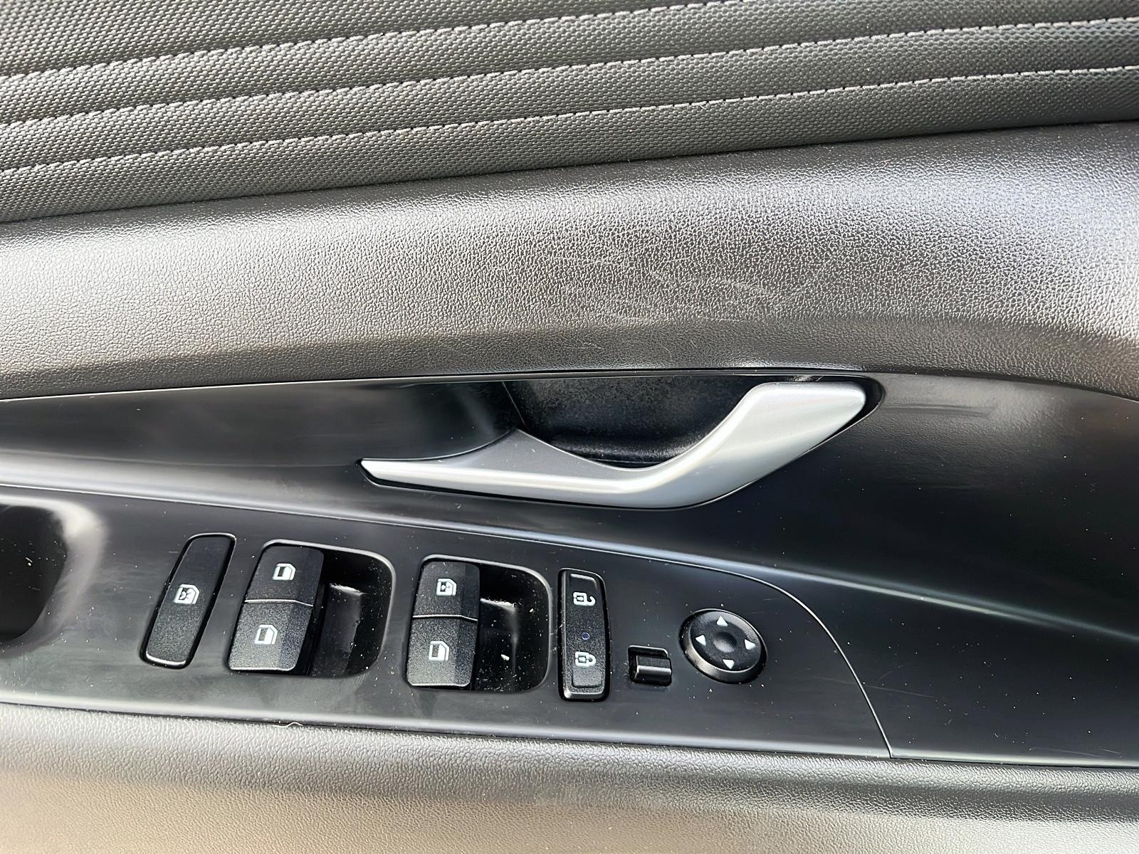 2023 Hyundai Elantra Preferred