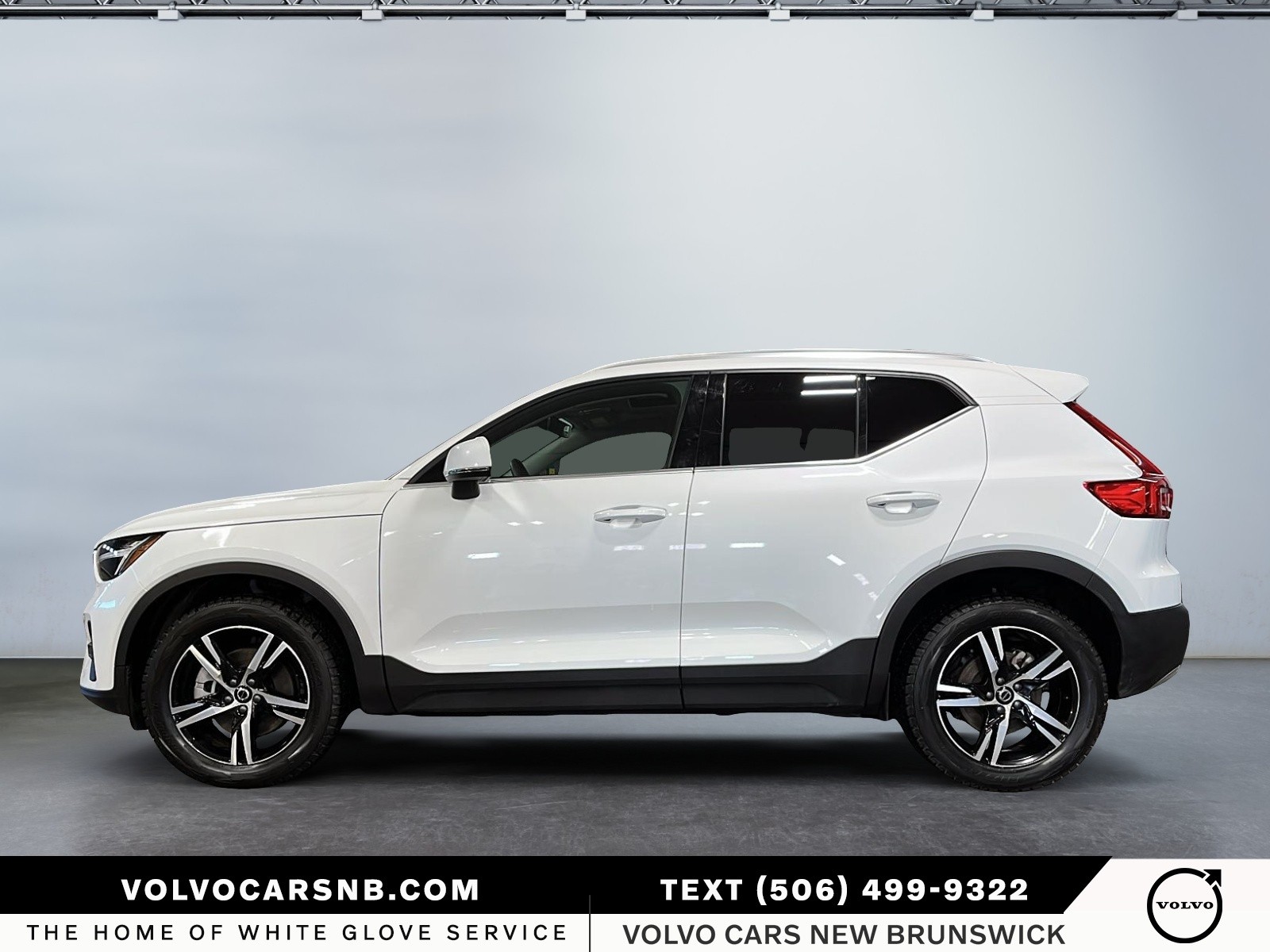 2025 Volvo XC40 B5 Core Bright Theme