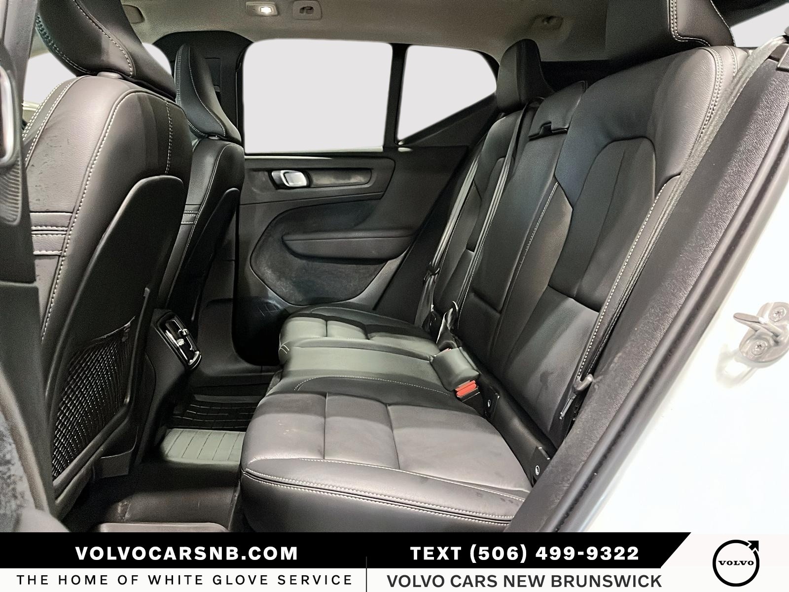 2025 Volvo XC40 B5 Core Bright Theme