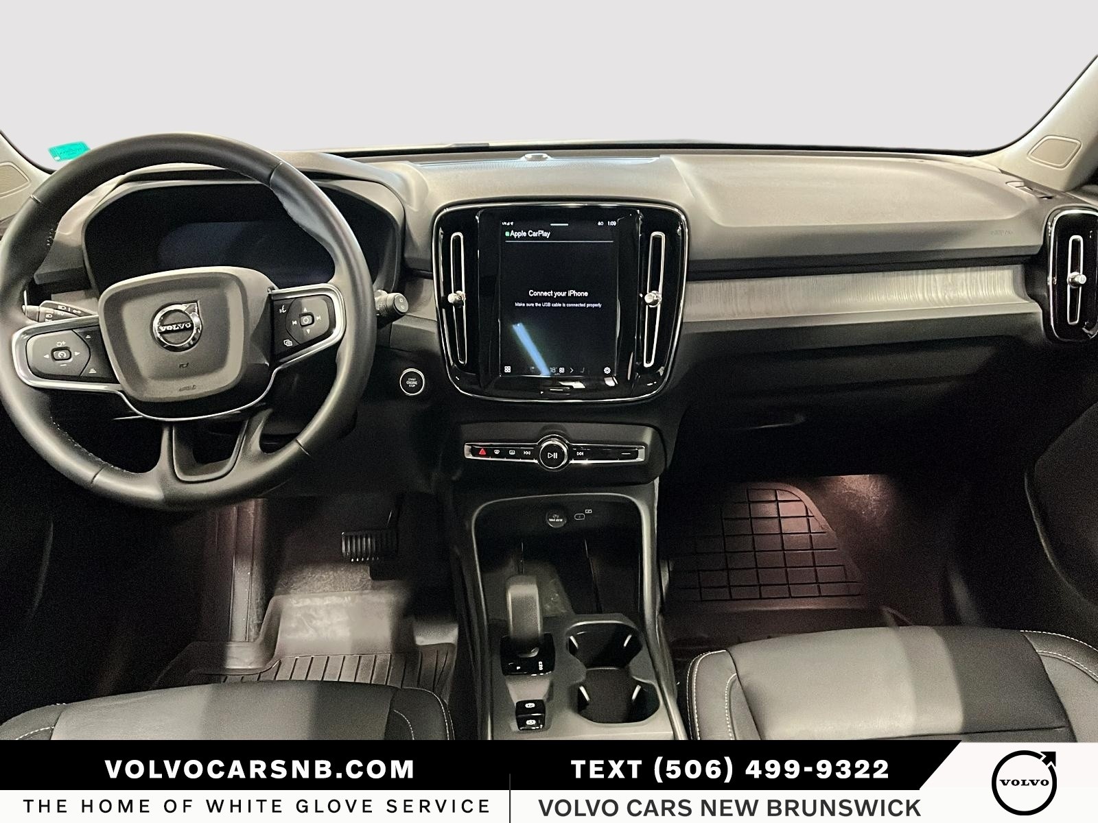 2025 Volvo XC40 B5 Core Bright Theme