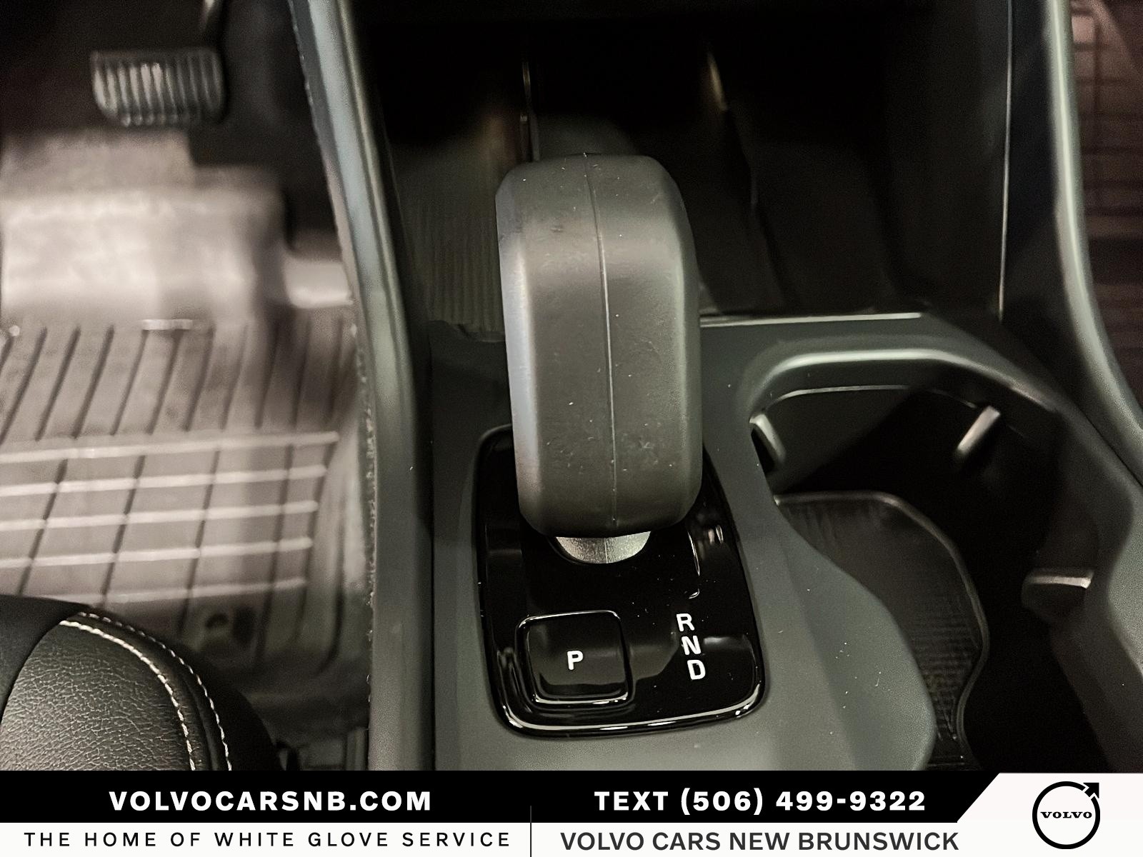 2025 Volvo XC40 B5 Core Bright Theme