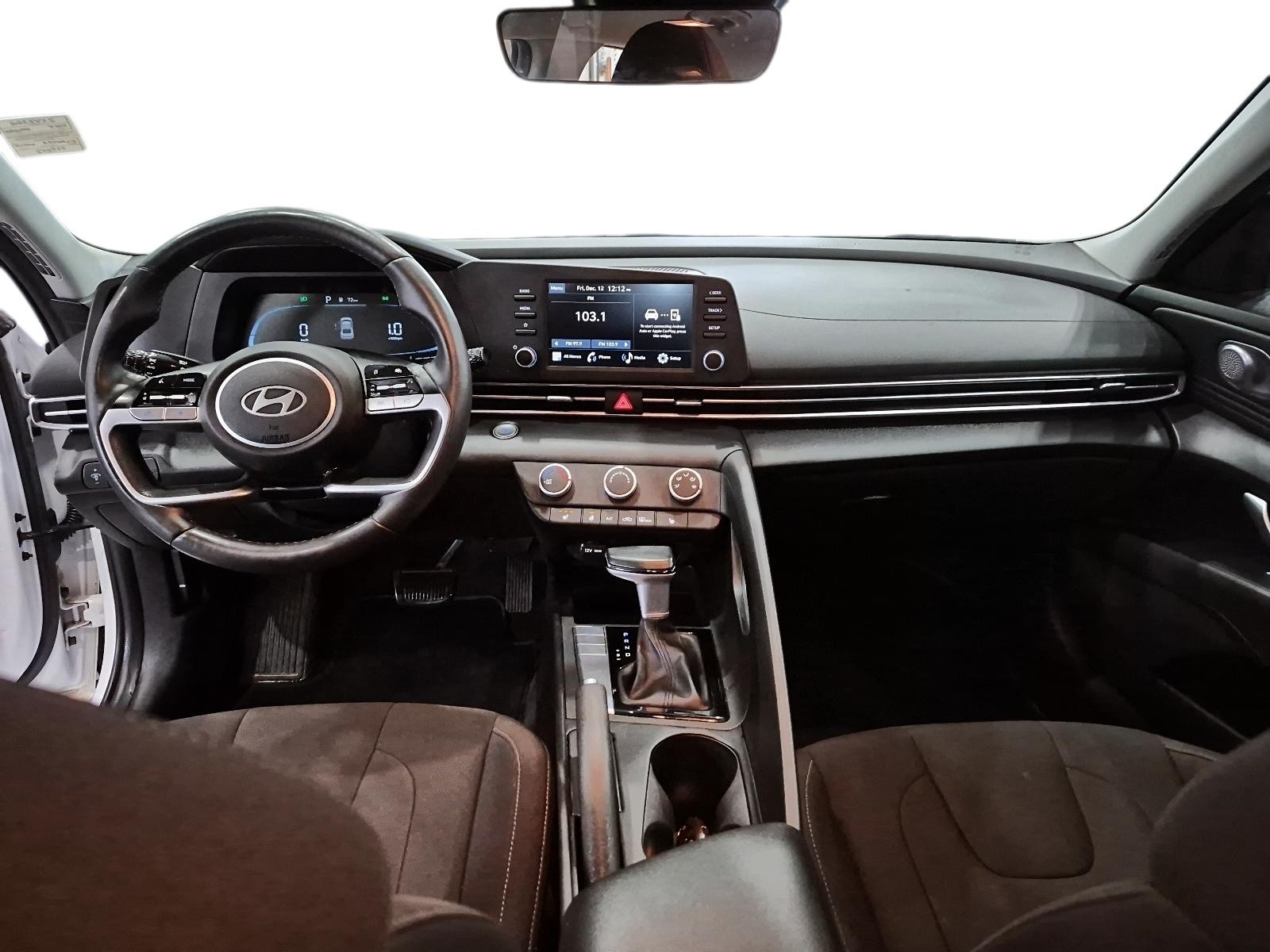 2024 Hyundai Elantra Preferred