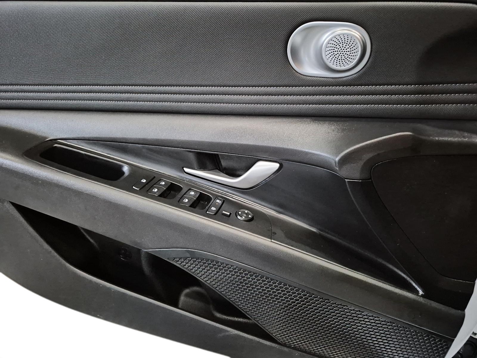 2024 Hyundai Elantra Preferred