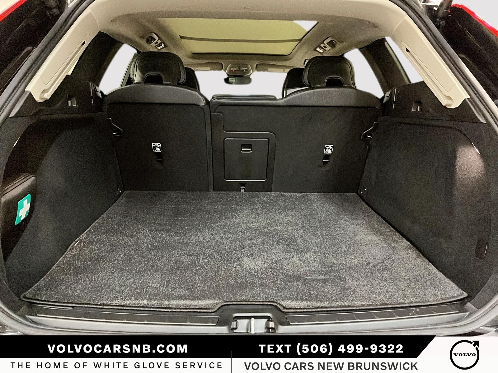 2025 Volvo XC60 B5 Core Dark Theme