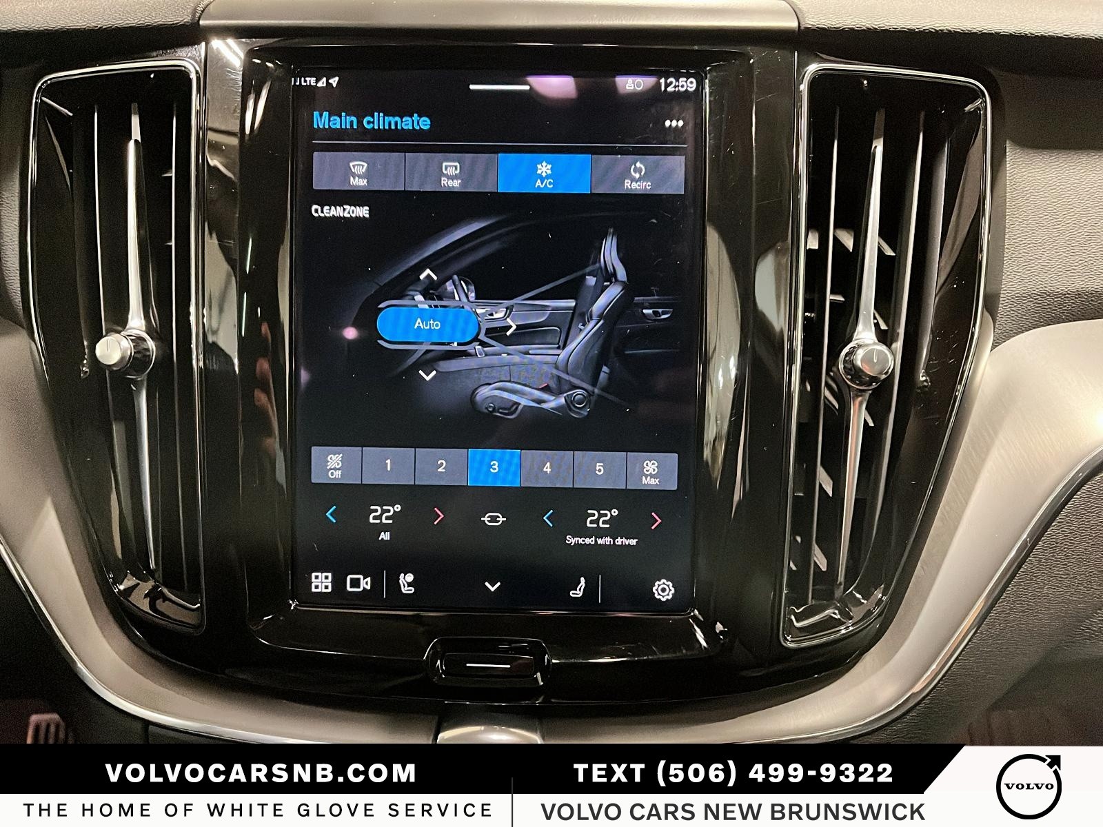 2025 Volvo XC60 B5 Core Dark Theme