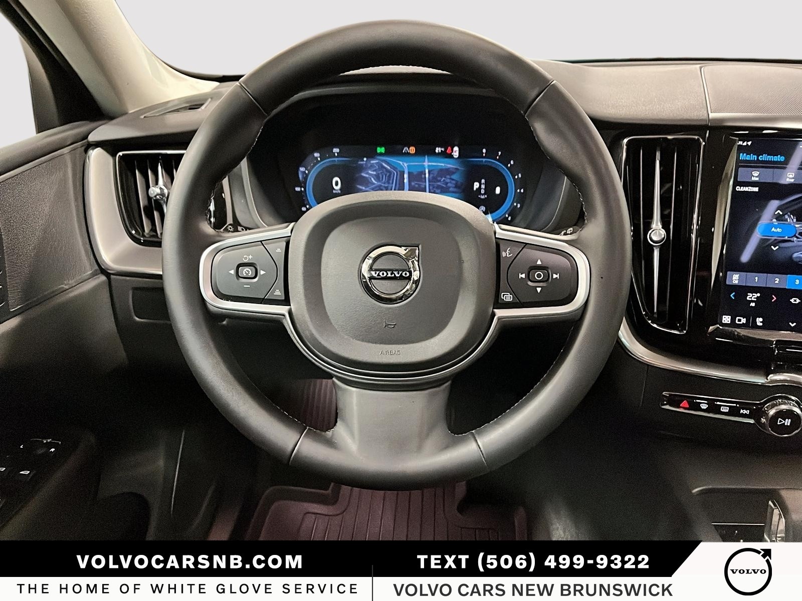 2025 Volvo XC60 B5 Core Dark Theme