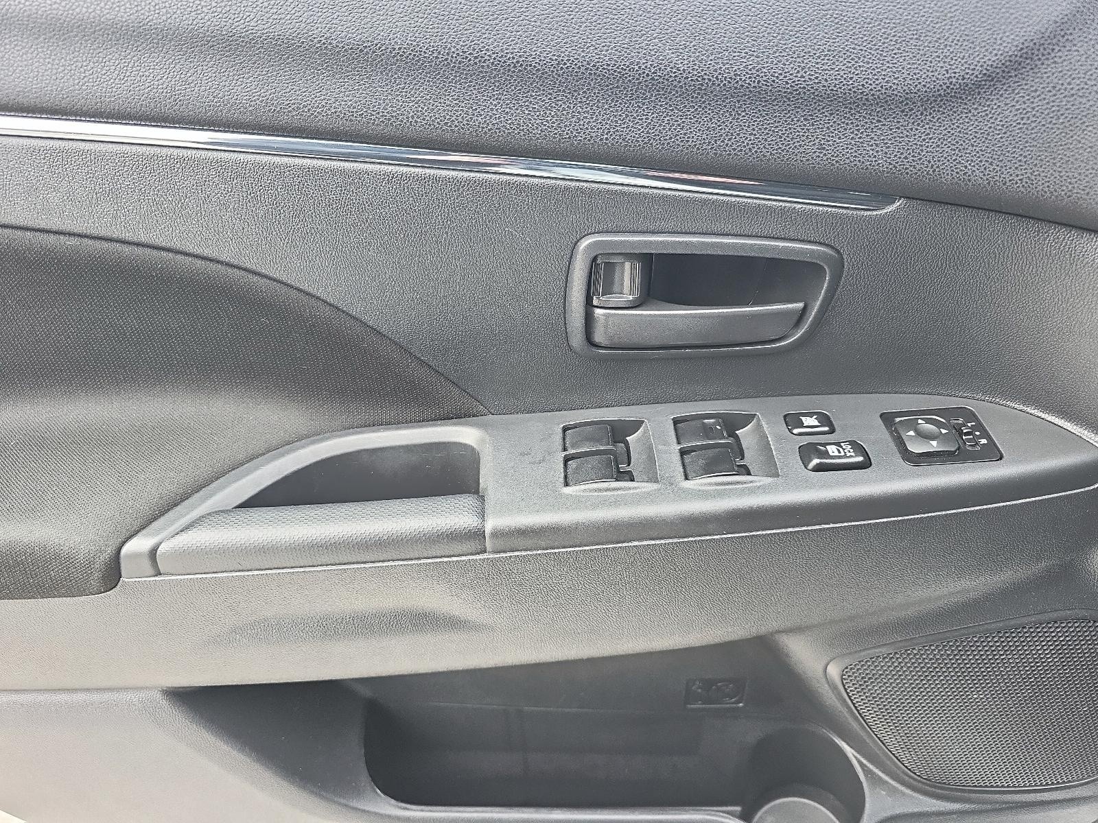 2023 Mitsubishi RVR ES