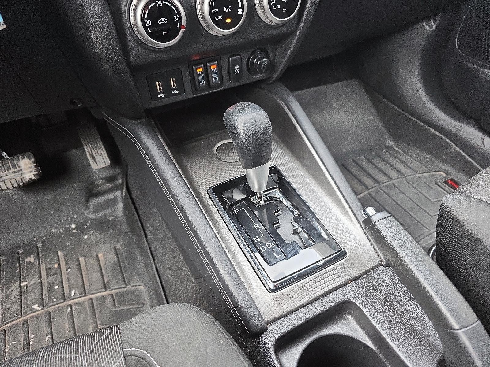 2023 Mitsubishi RVR ES