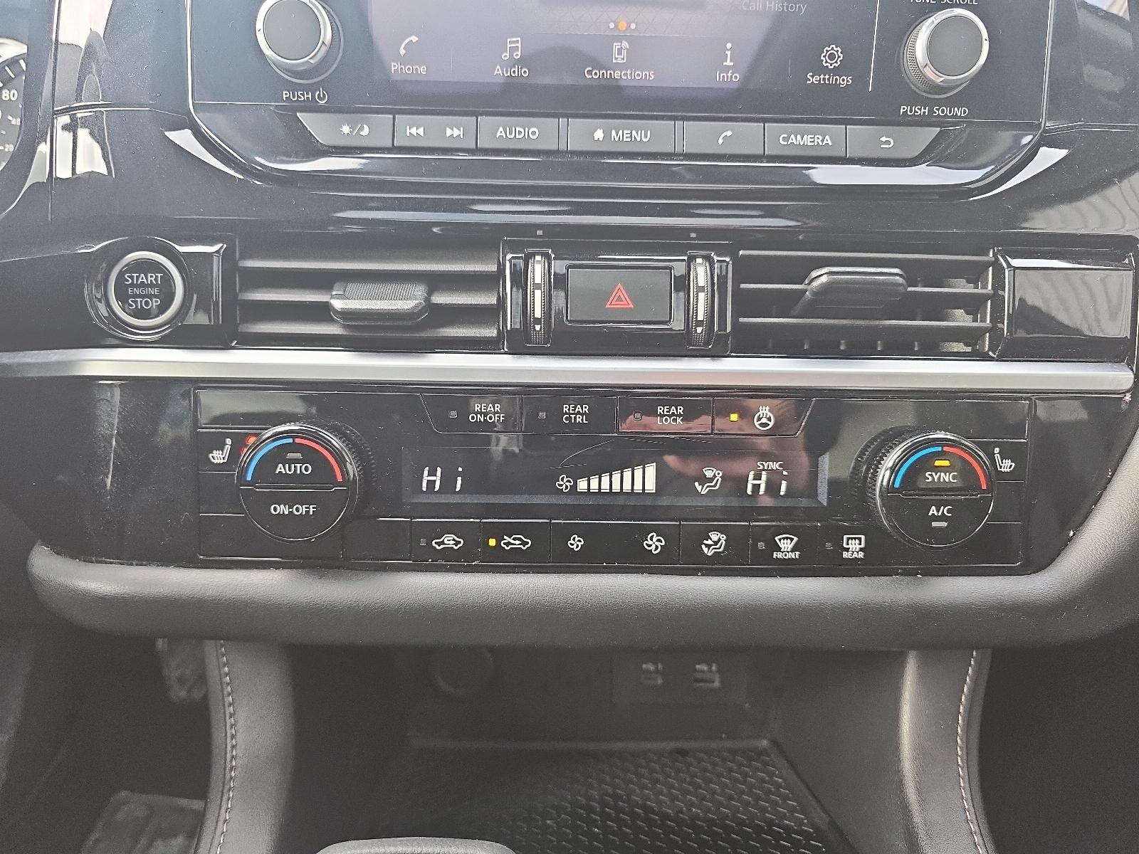 2024 Nissan Pathfinder SV