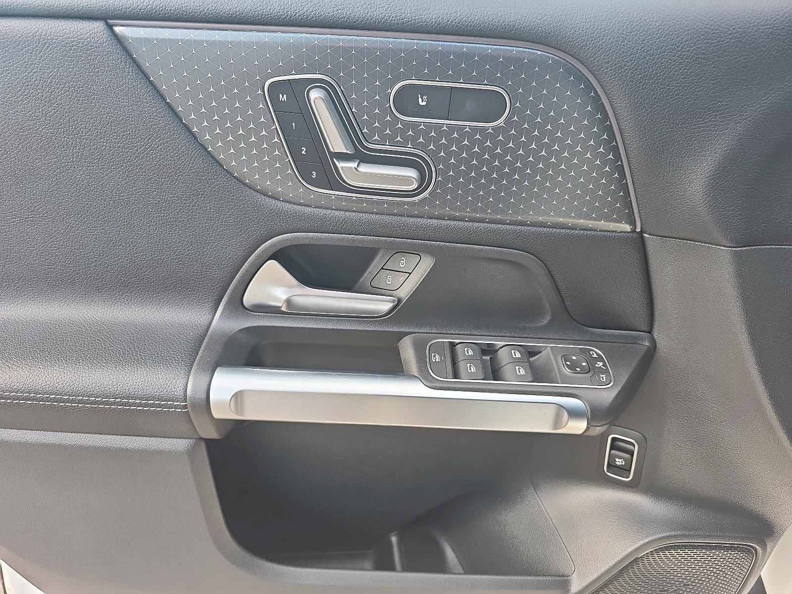 2024 Mercedes-Benz GLB 250 