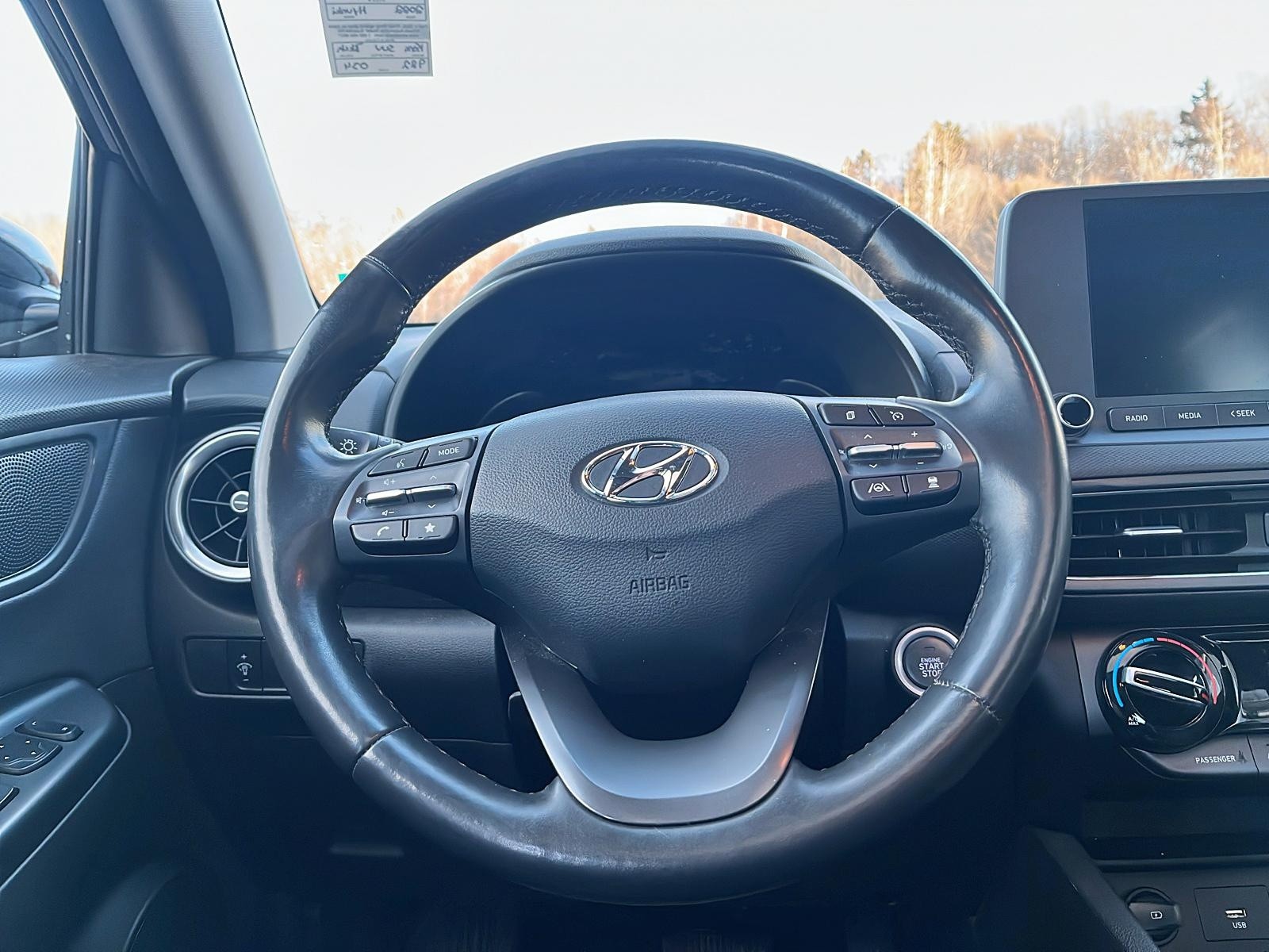 2022 Hyundai Kona 2.0L Preferred Sun & Leather Package