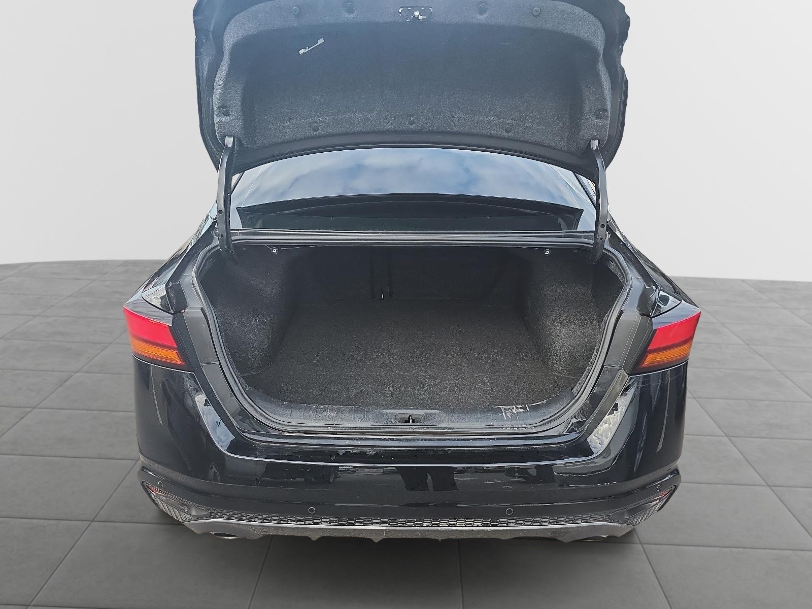 2022 Nissan Altima 2.5 SR Midnight Edition