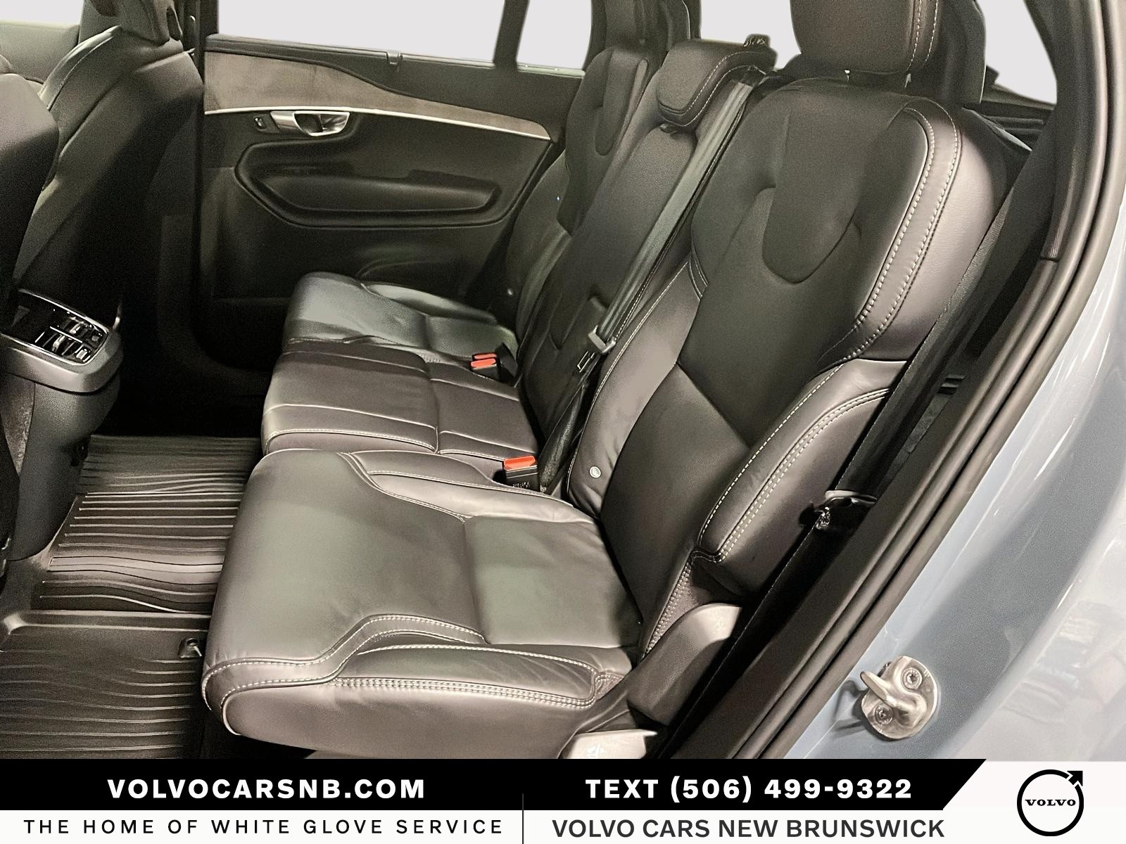 2023 Volvo XC90 B6 Ultimate Dark Theme