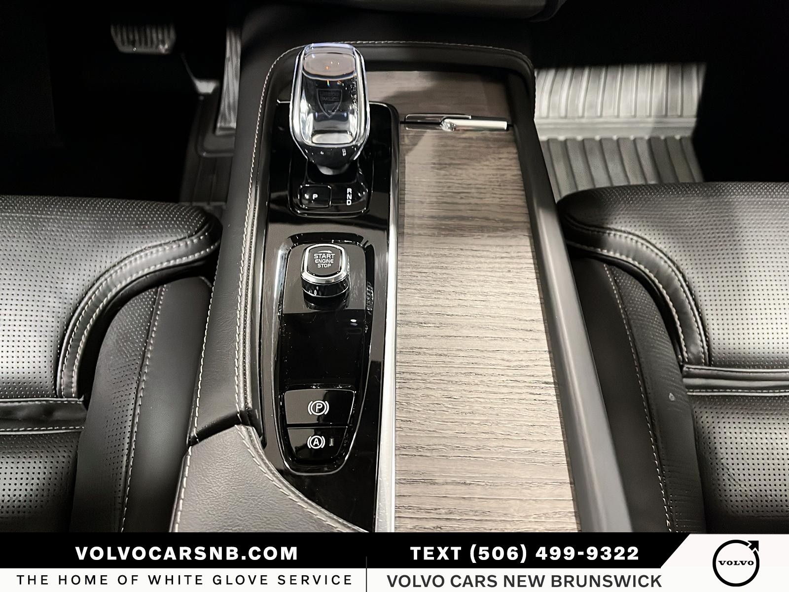 2023 Volvo XC90 B6 Ultimate Dark Theme