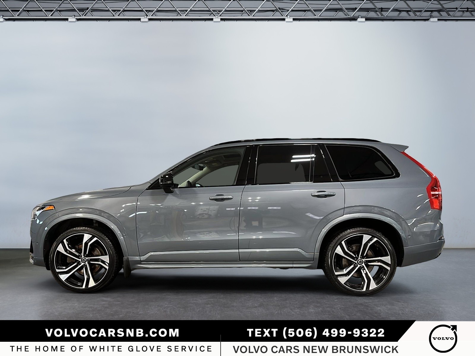 2023 Volvo XC90 B6 Ultimate Dark Theme
