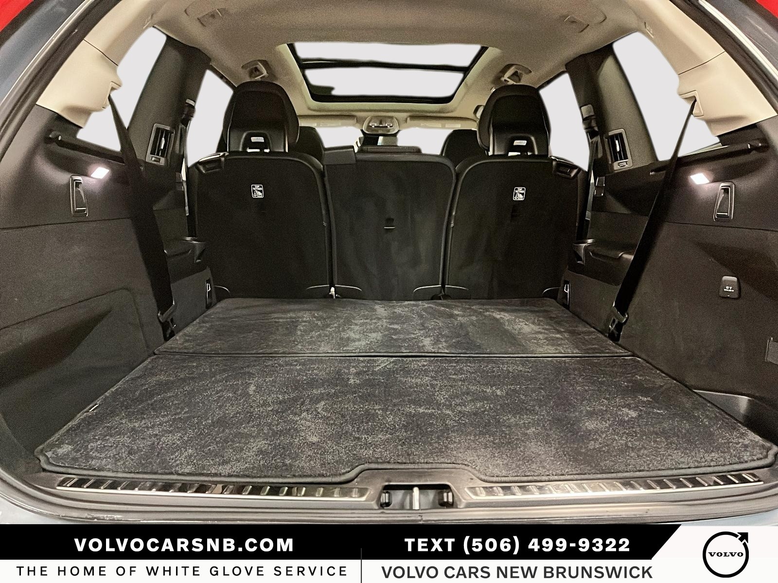 2023 Volvo XC90 B6 Ultimate Dark Theme