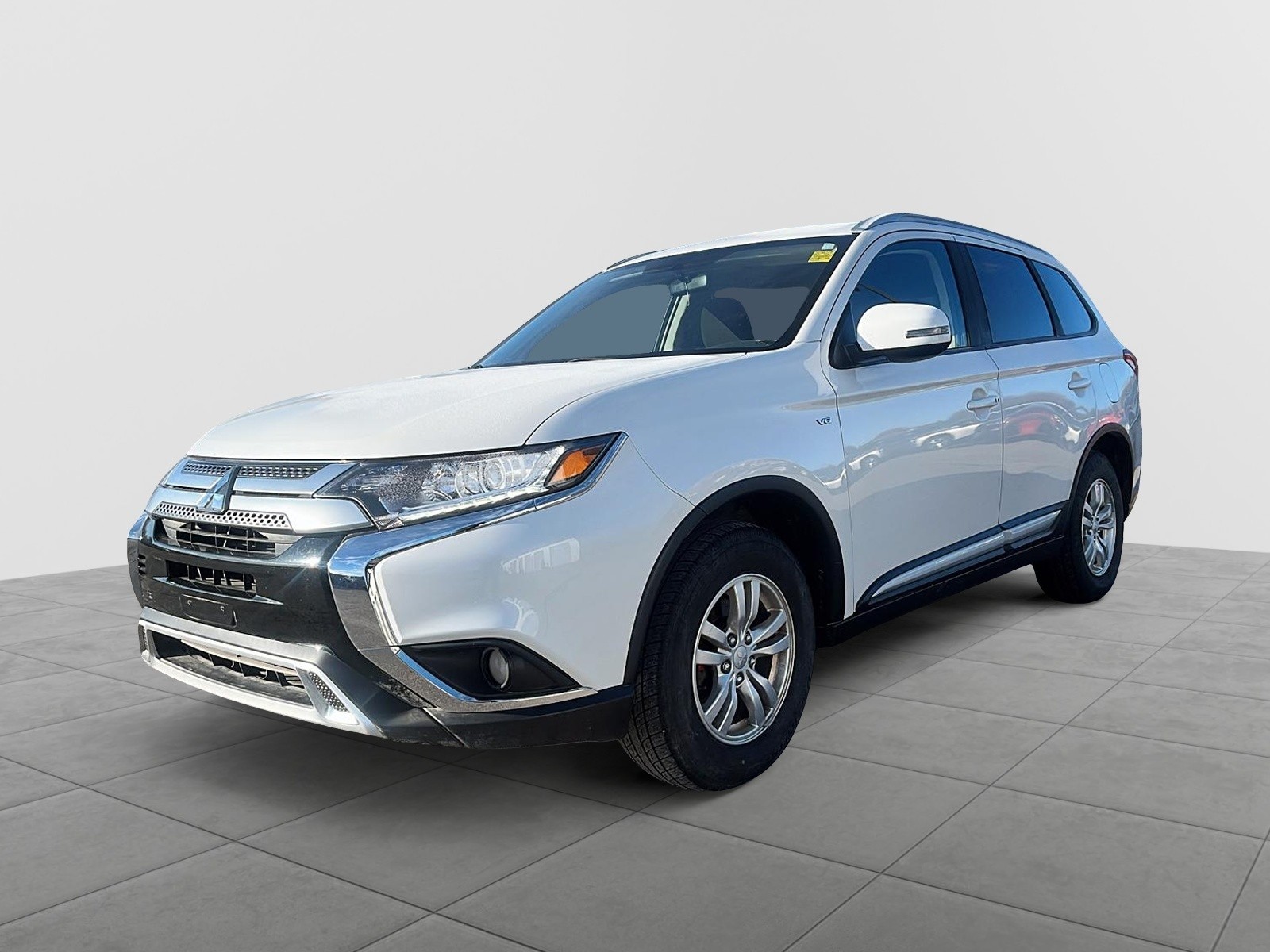 2020 Mitsubishi Outlander  SE