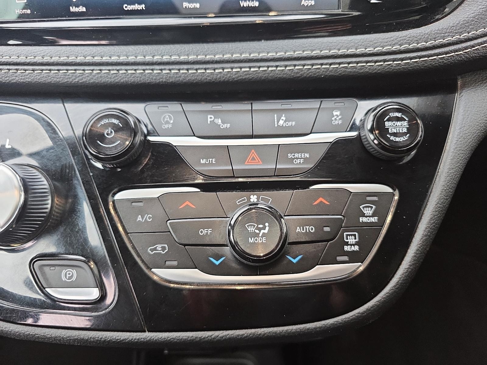 2024 Chrysler Pacifica Touring-L