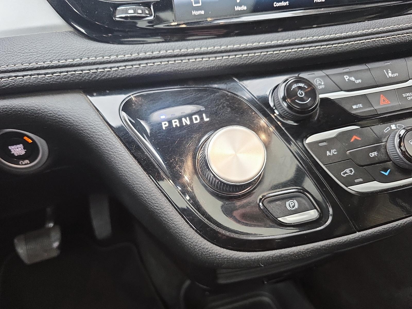 2024 Chrysler Pacifica Touring-L