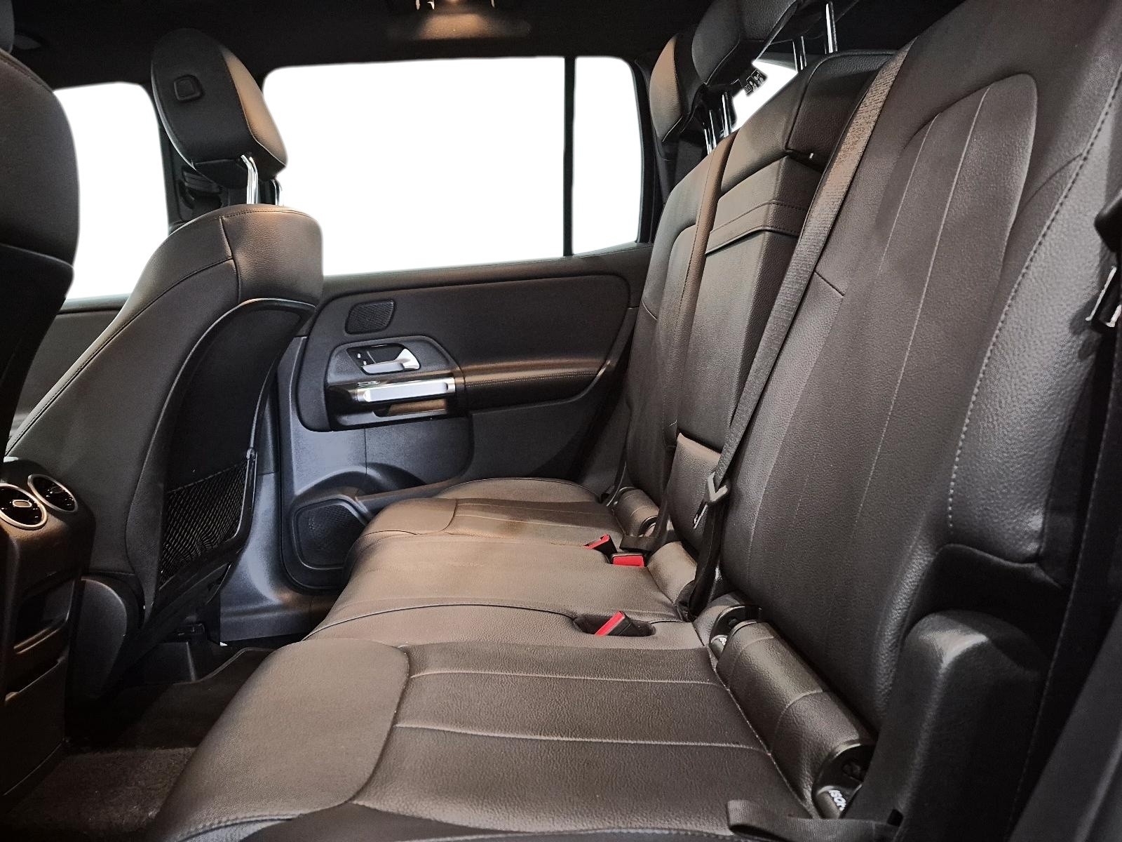 2024 Mercedes-Benz GLB 250 