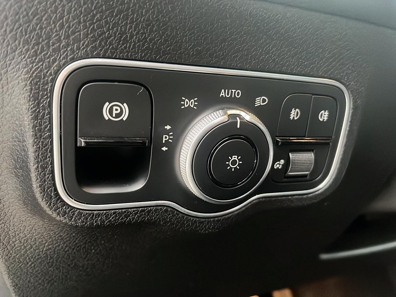 2024 Mercedes-Benz GLB 250 