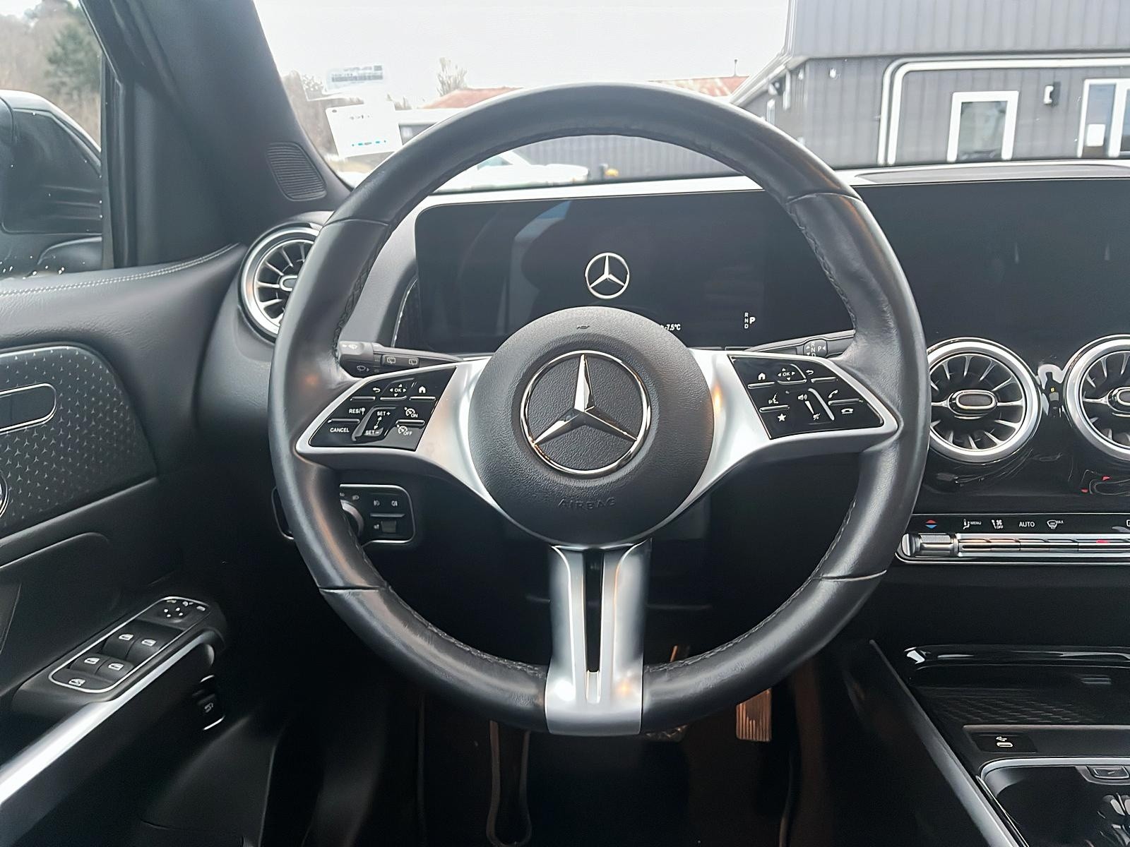 2024 Mercedes-Benz GLB 250 