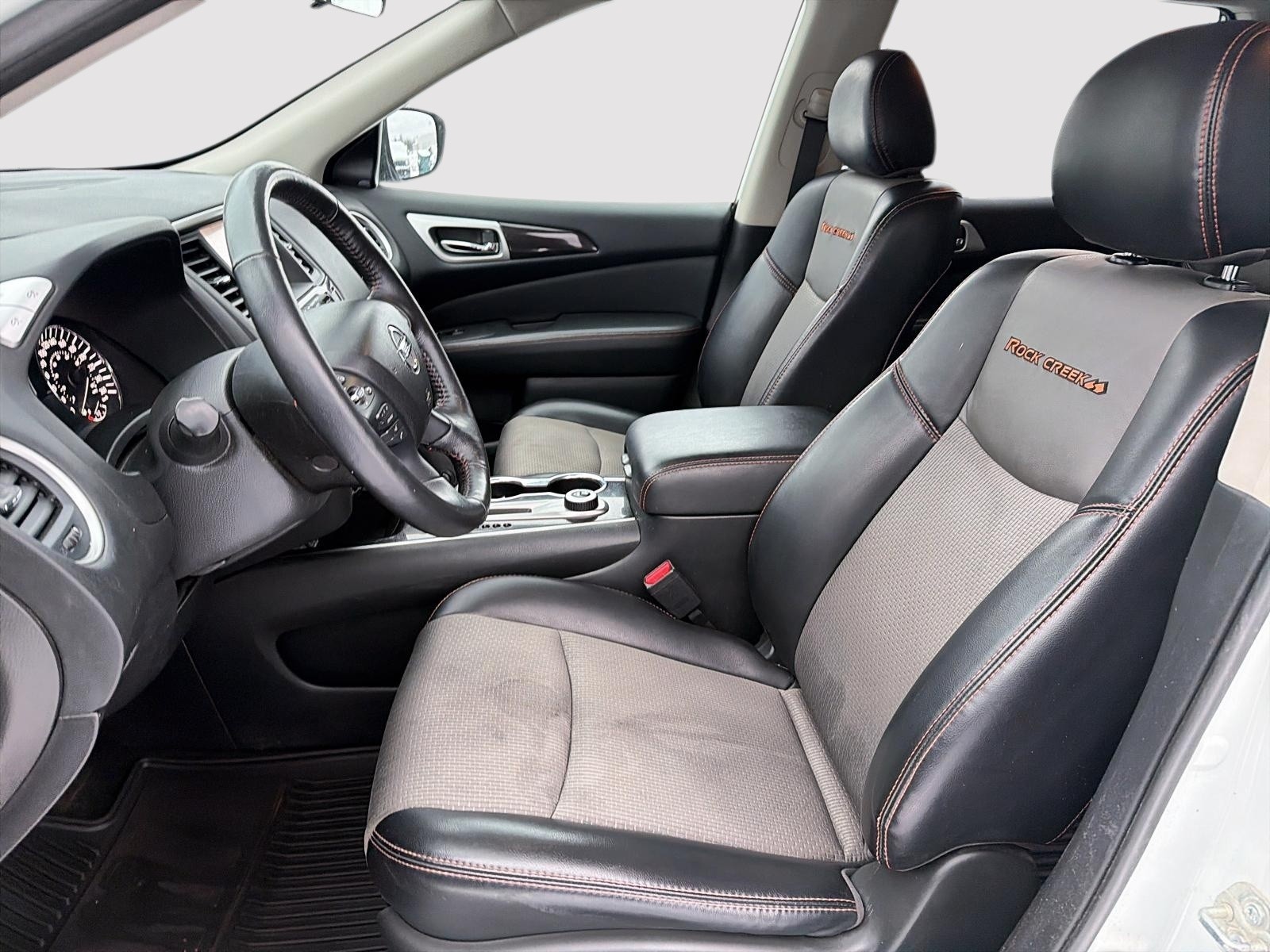 2020 Nissan Pathfinder SV Tech