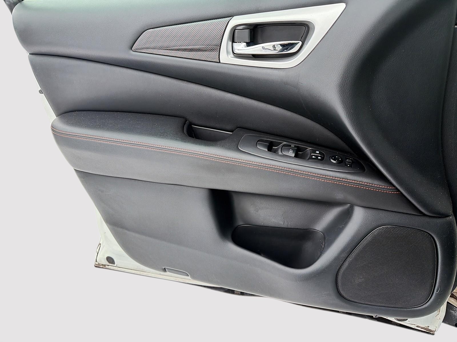 2020 Nissan Pathfinder SV Tech