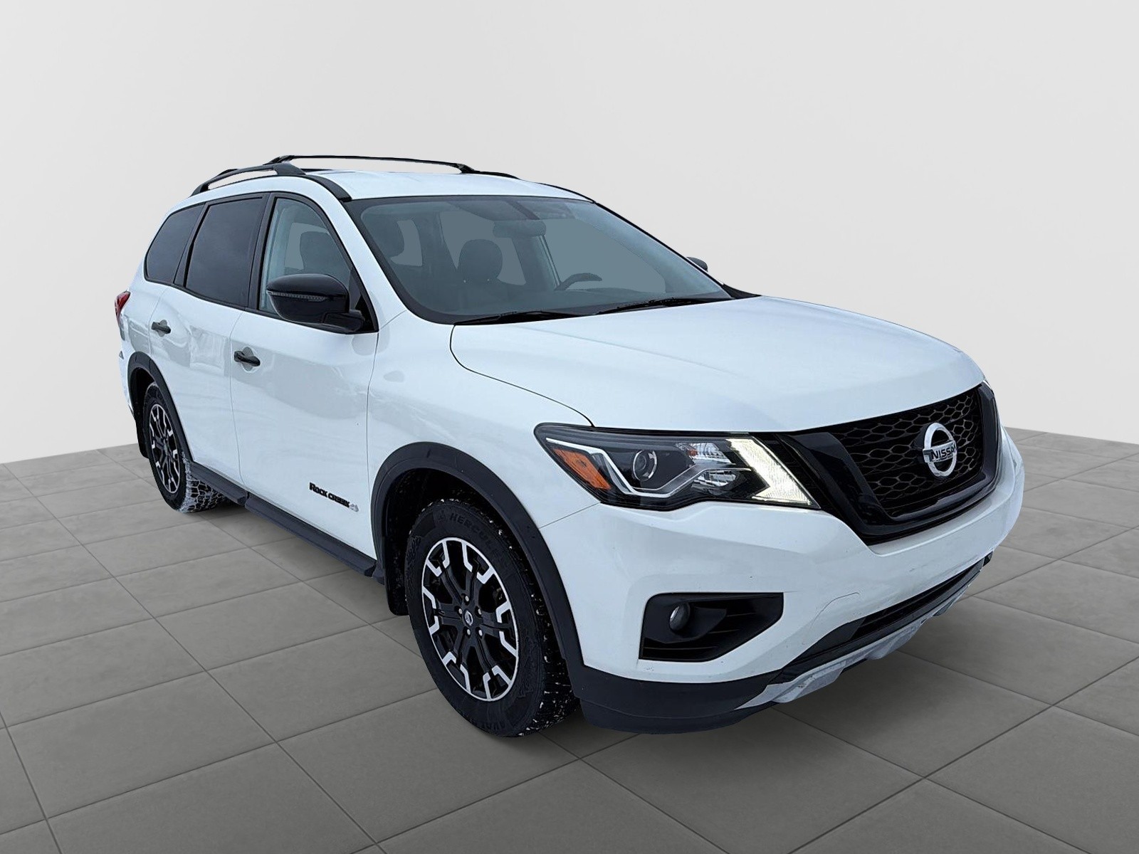 2020 Nissan Pathfinder SV Tech