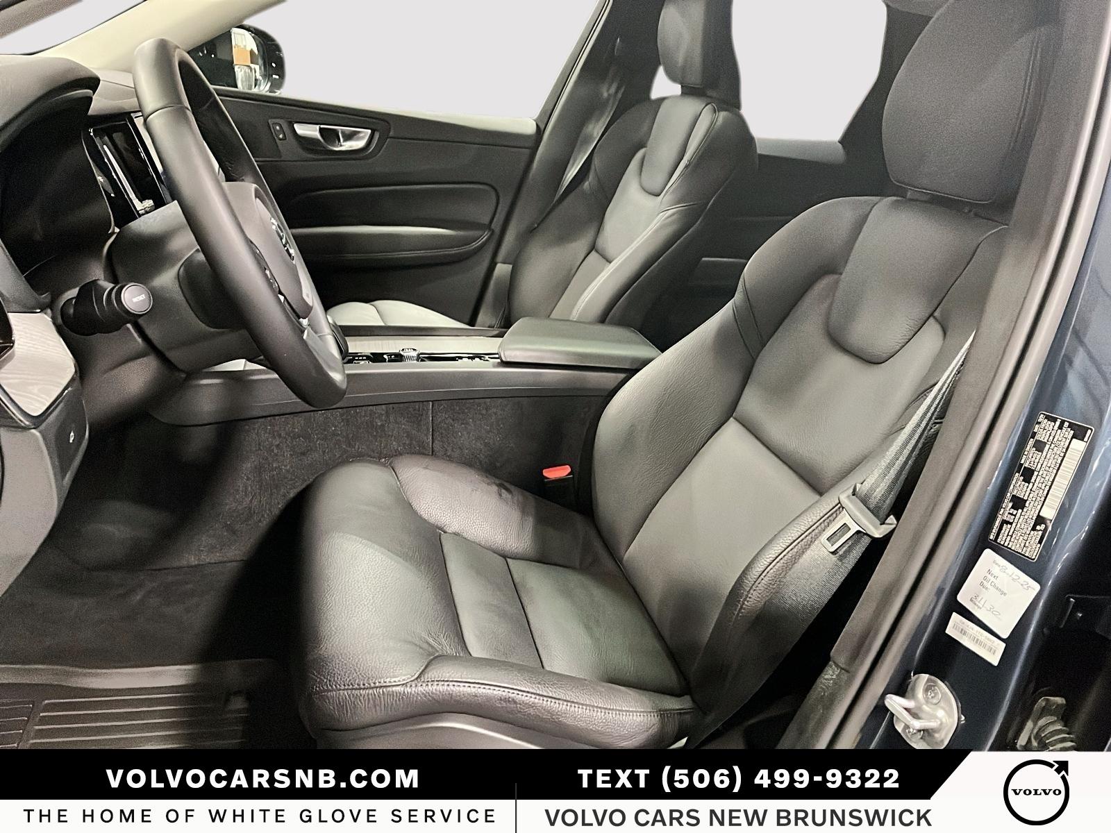 2025 Volvo XC60 B5 Plus Dark Theme