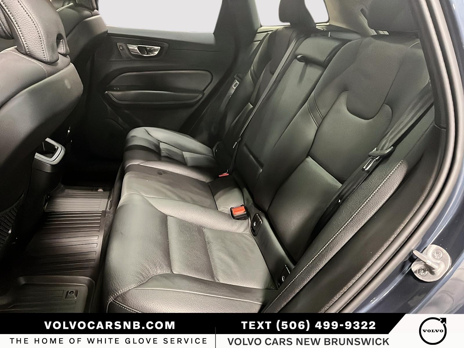 2025 Volvo XC60 B5 Plus Dark Theme