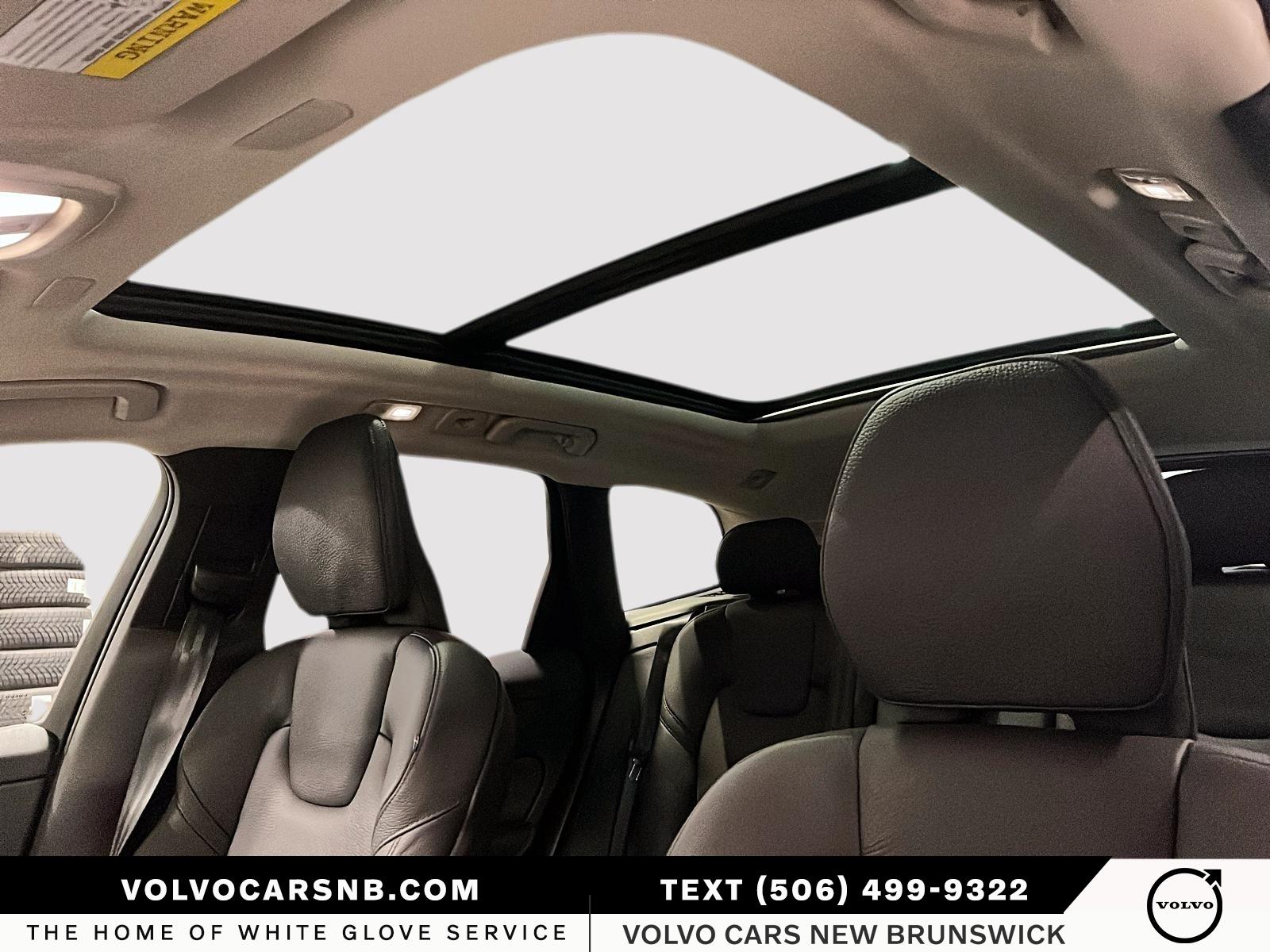 2025 Volvo XC60 B5 Plus Dark Theme