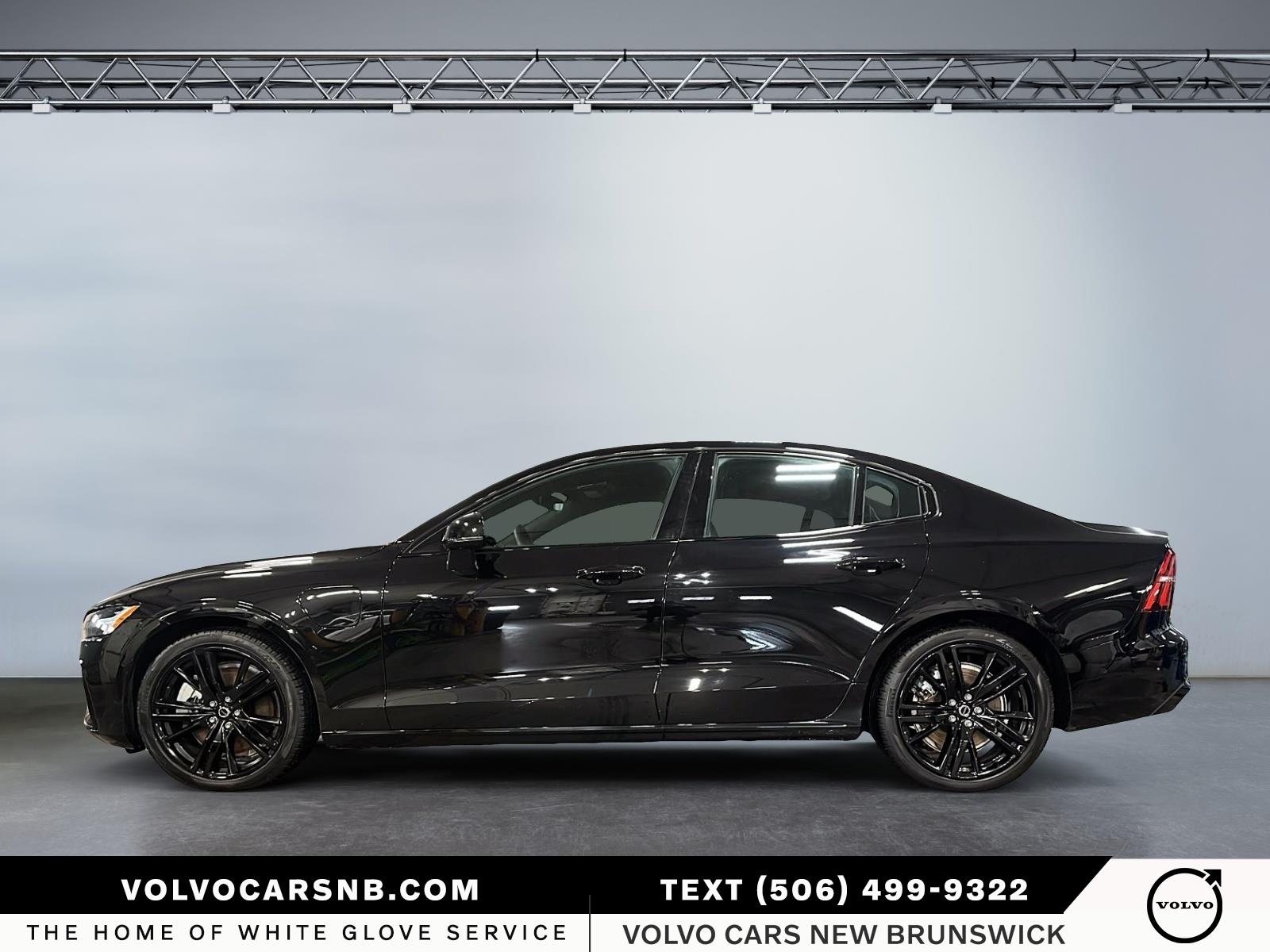 2025 Volvo S60 Plug-In Hybrid T8 Ultra Black Edition