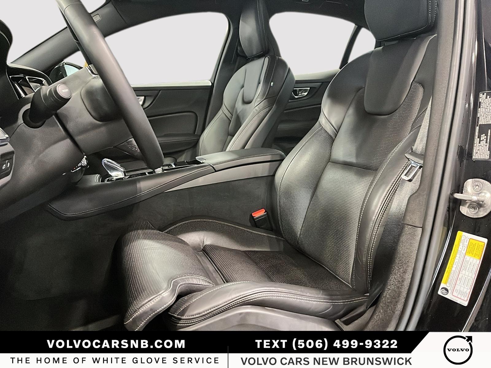 2025 Volvo S60 Plug-In Hybrid T8 Ultra Black Edition