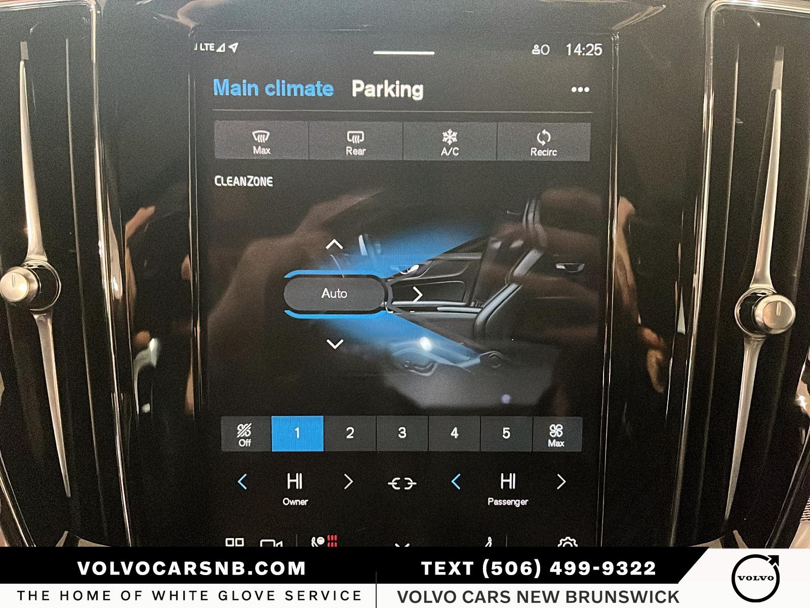 2025 Volvo S60 Plug-In Hybrid T8 Ultra Black Edition