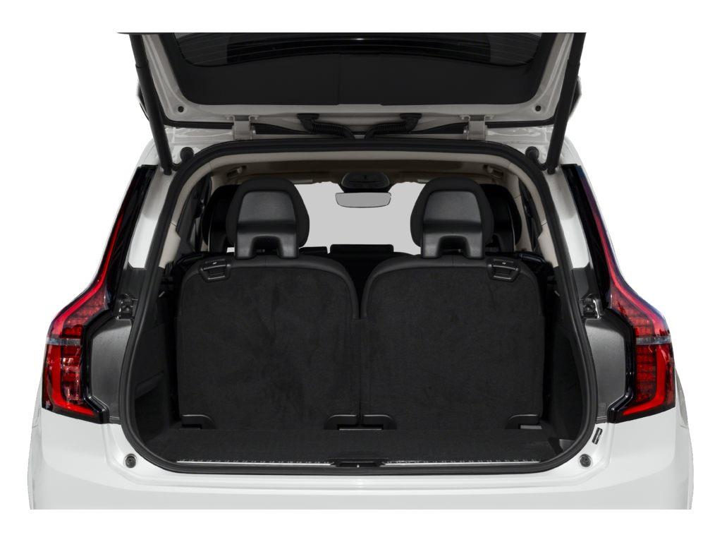 2026 Volvo XC90 B6 Plus Bright Theme