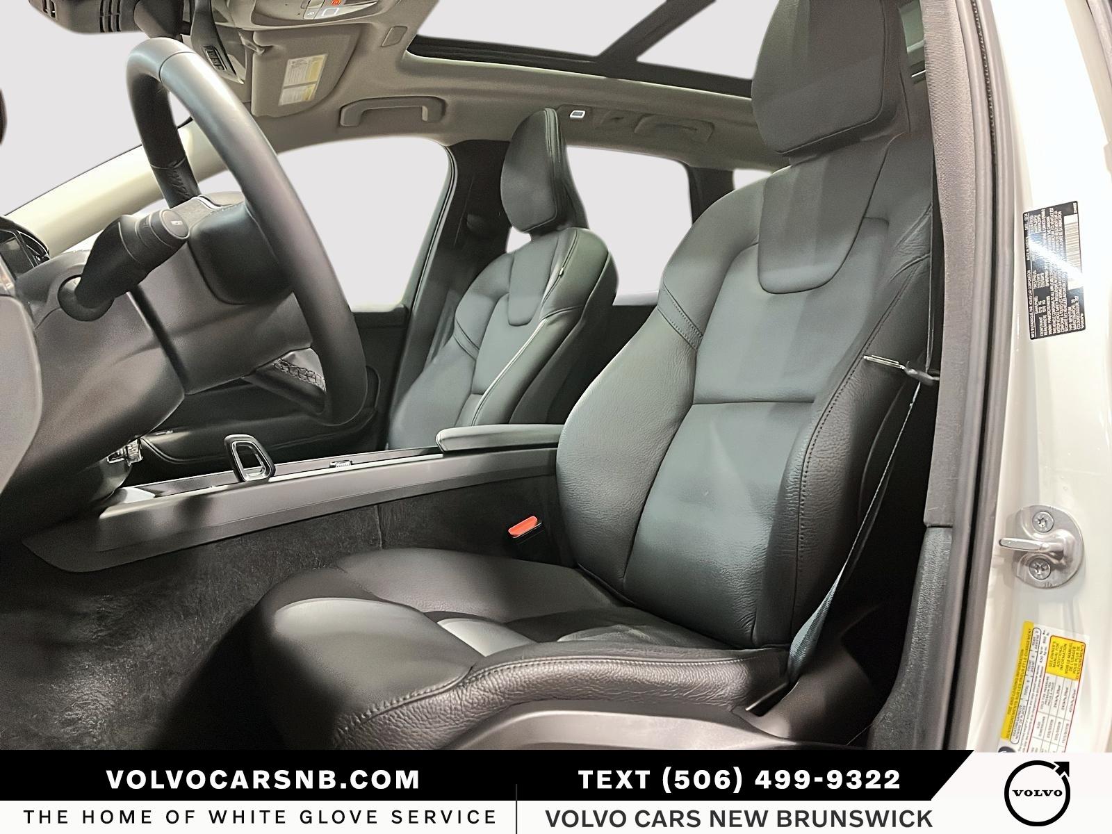 2025 Volvo XC60 B5 Plus Dark Theme