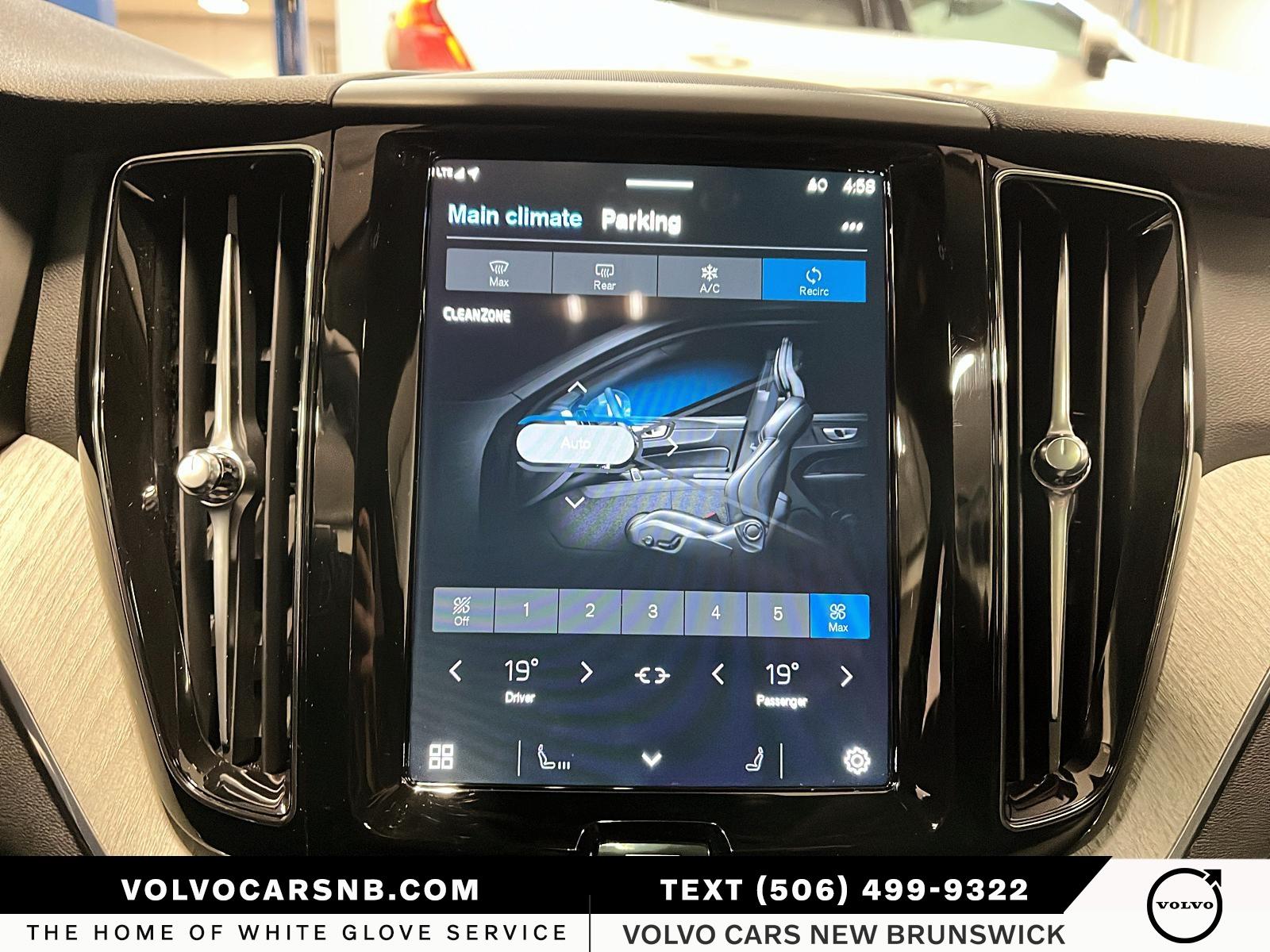 2025 Volvo XC60 B5 Plus Dark Theme