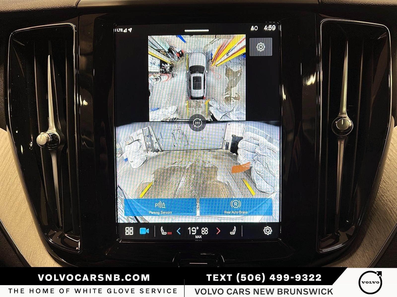 2025 Volvo XC60 B5 Plus Dark Theme