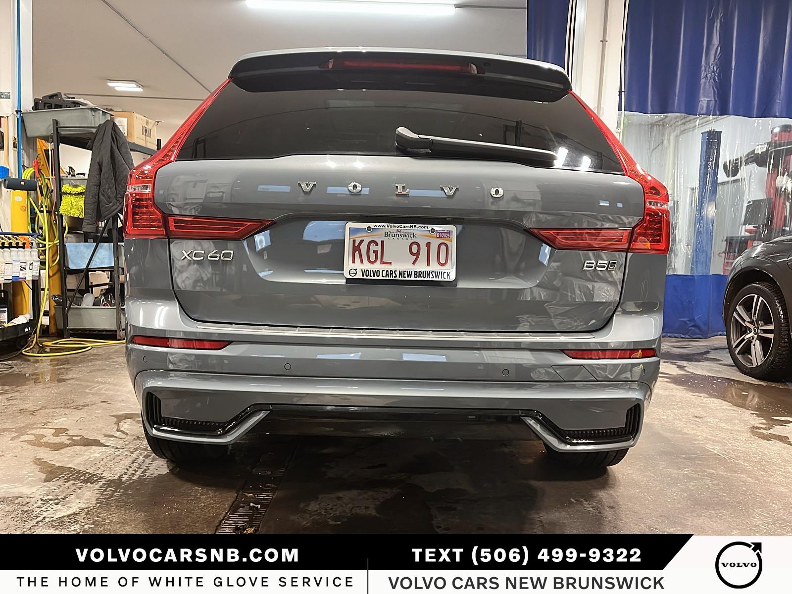 2024 Volvo XC60 B5 Plus Dark Theme